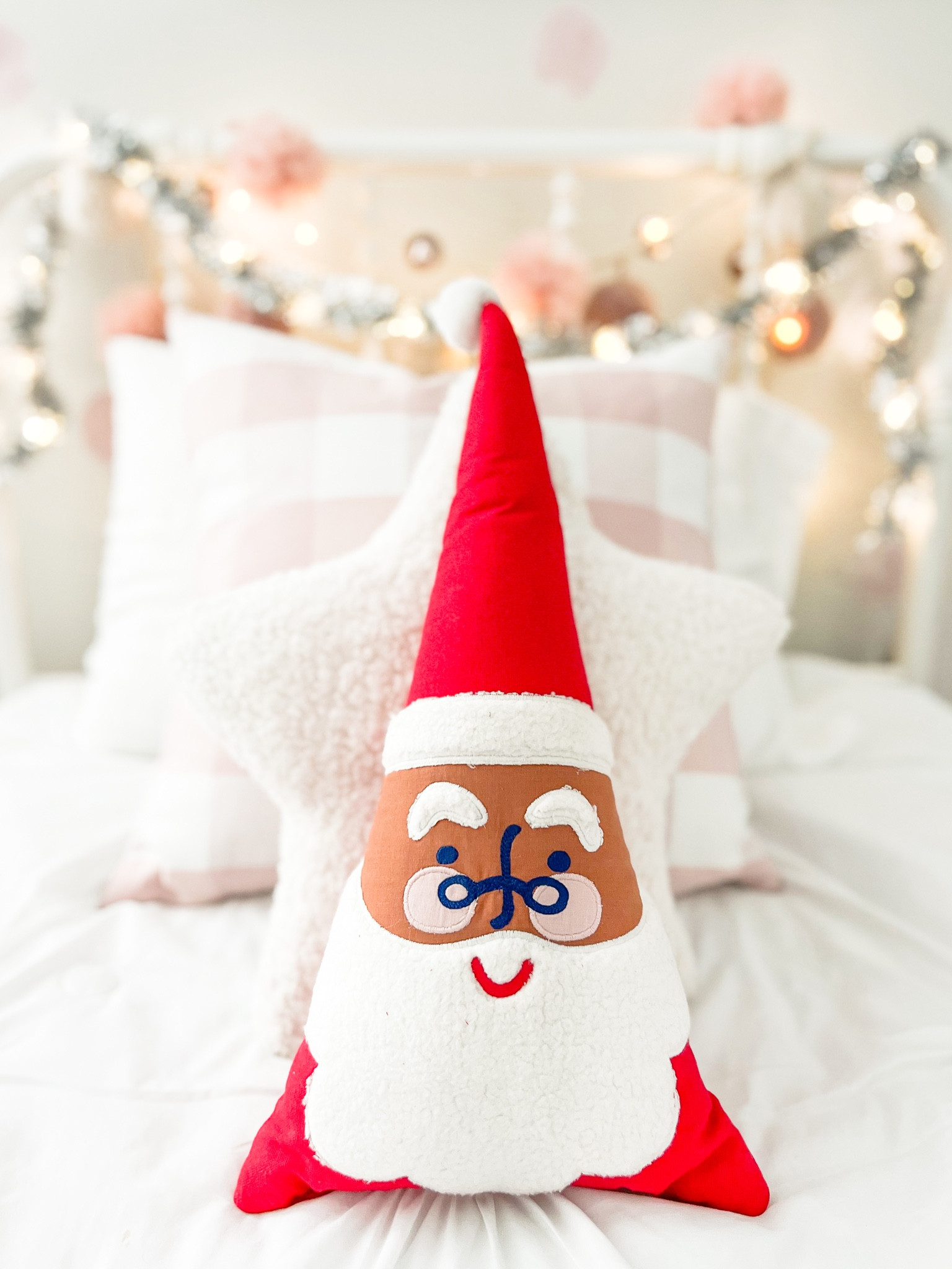 Kids Christmas rooms. Girls Christmas room decor. Bedroom Christmas decor. Christmas home decor. 

#LTKhome #LTKHoliday #LTKkids