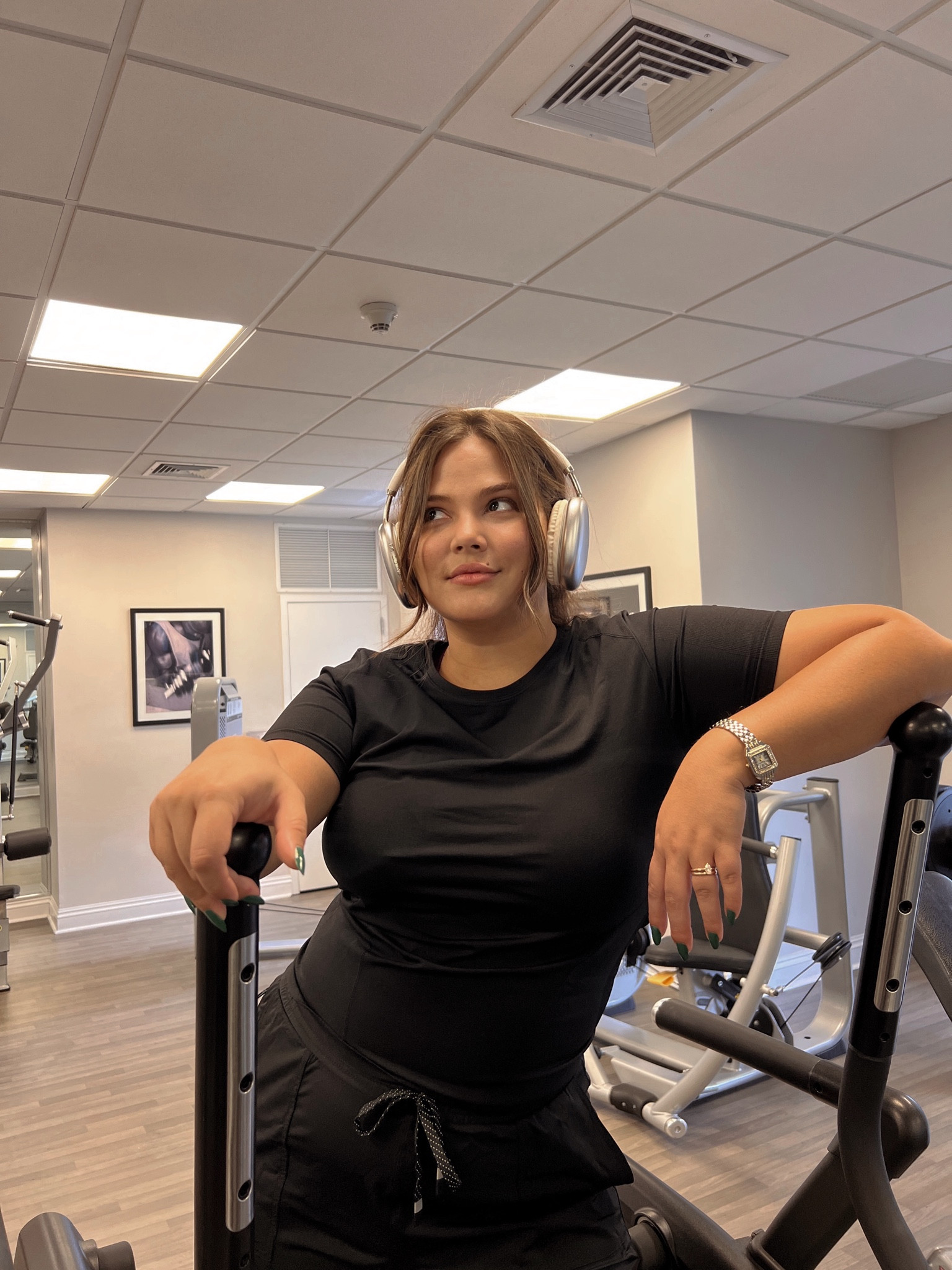 Black gym top joggers workout gear AirPods 

#LTKActive #LTKFitness #LTKMidsize