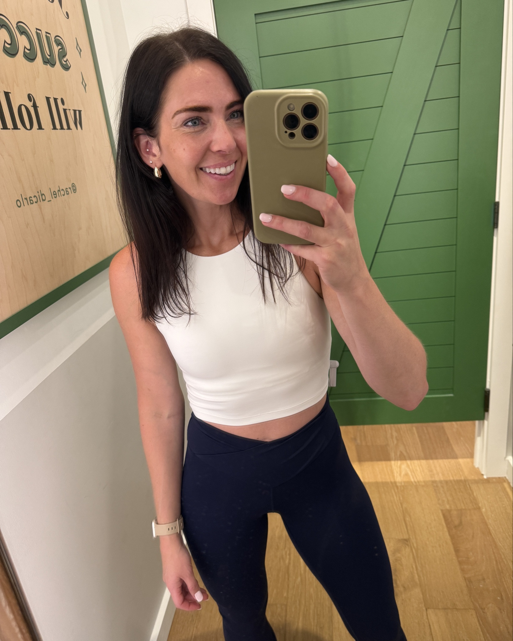 The cutest sporty look! Wear the top as a long line sports bra or in its own and I love them paired with these high waisted flare leggings. 

These leggings - I can’t get enough of them. They hold you in and accentuate your bum in the best way. The best cut for curves! 

Both TTS. 
#aerie #sportymom 

#LTKActive