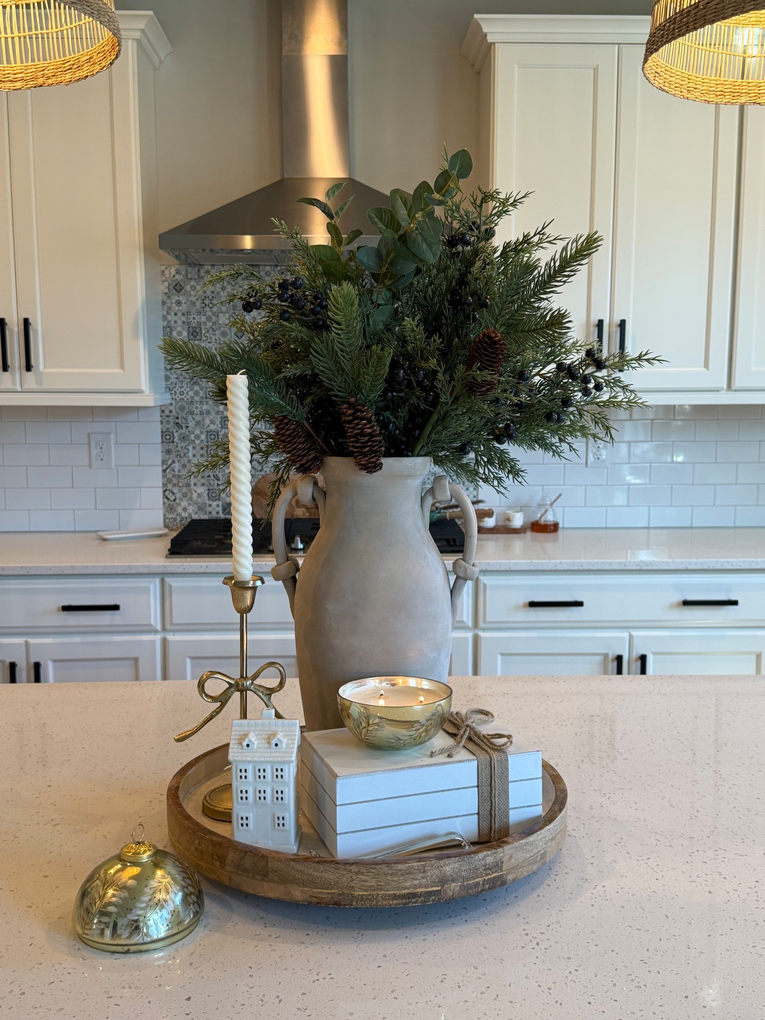 A few cozy touches that bring a little holiday charm to the kitchen with soft neutrals, warm golds, and fresh greenery. 🕯️🤍


#LTKhome #neutraldecor #holidaykitchen #kitchendecor

#LTKHoliday #LTKHome #LTKSeasonal