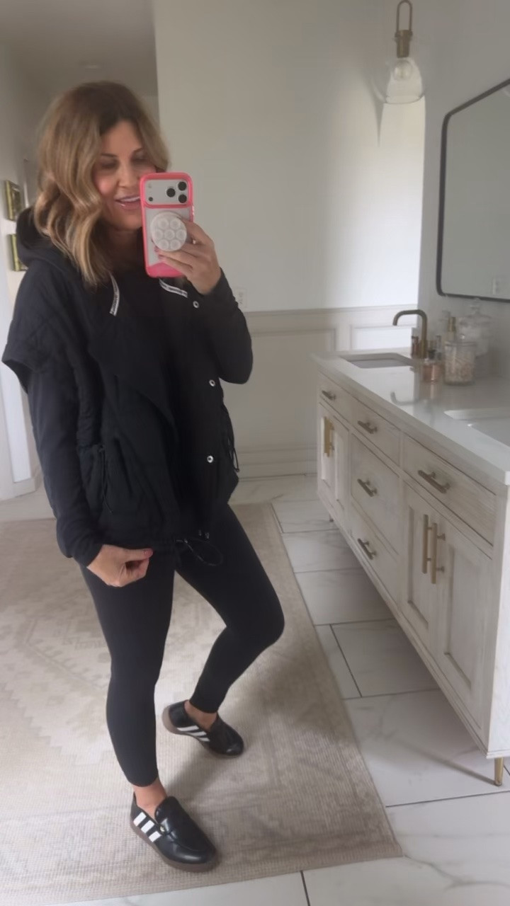 Wearing a small in the happy trails poncho 
Great for layering or wearing alone

#LTKOver40 #LTKootd