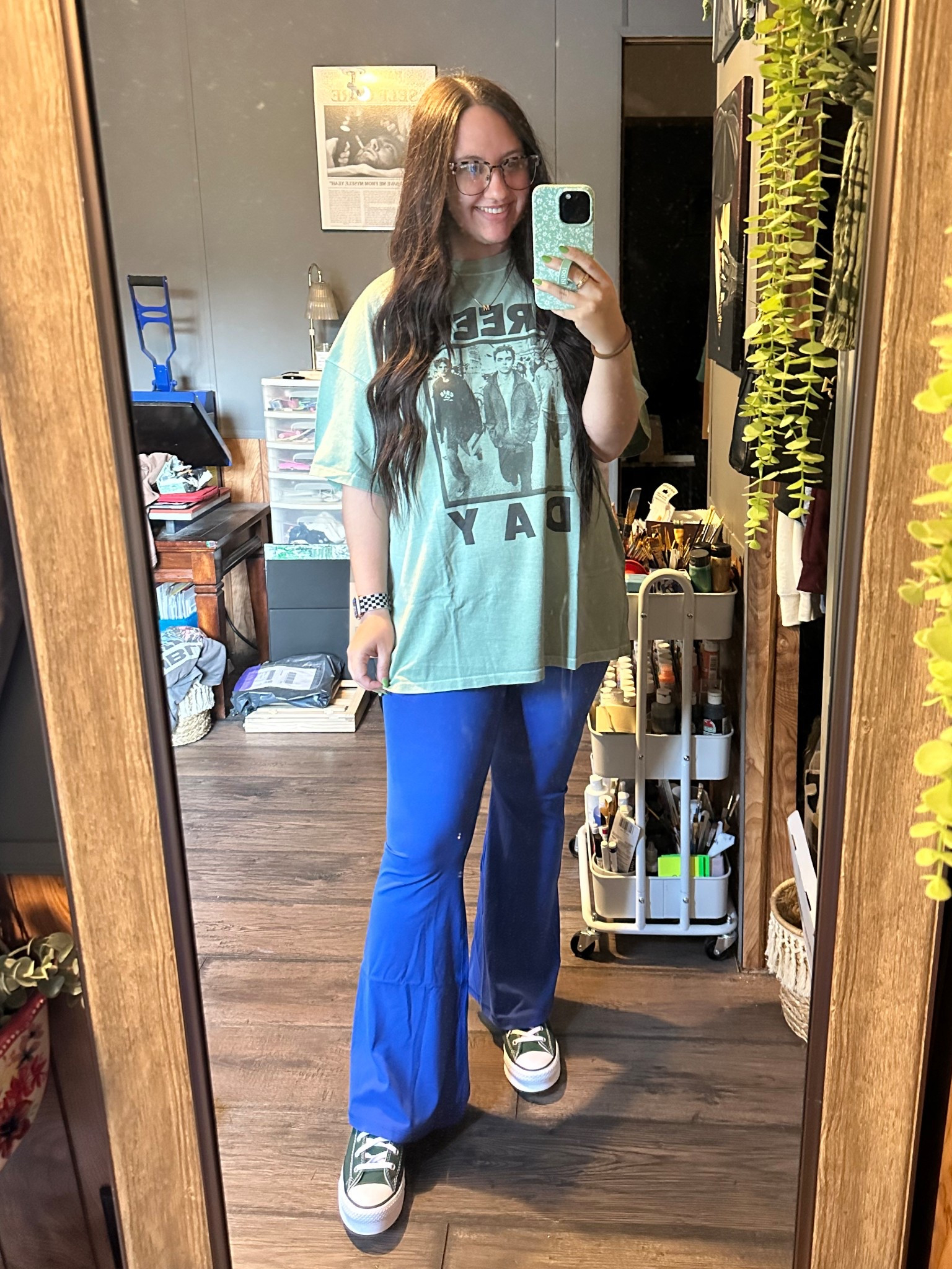 Comfy mom outfit for the ballpark | travel outfit | comfy outfit

Tee size large 
Leggings size large short
Converse - I normally wear a size 7 but got the big kids size 5.5 



#LTKFindsUnder50 #LTKSaleAlert #LTKMidsize