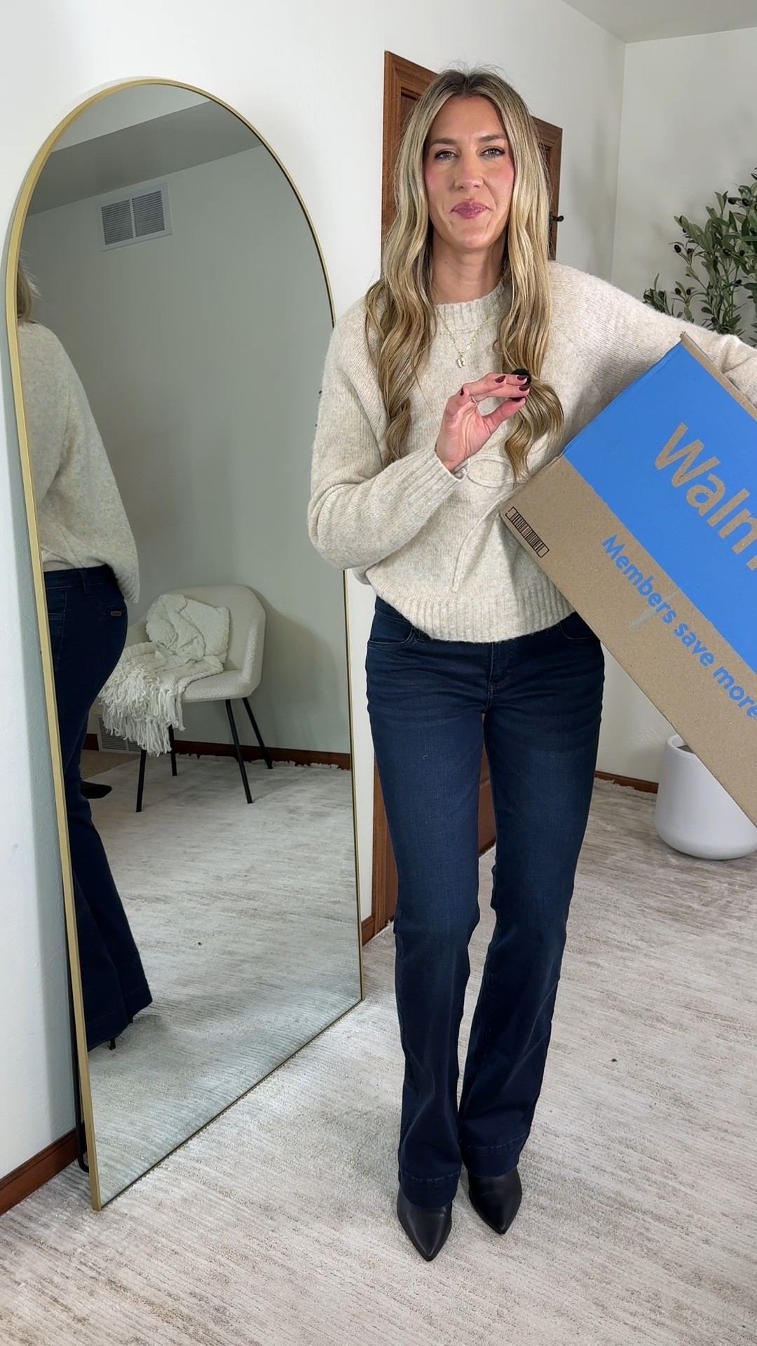 Walmart jeans up to 38” inseam for us tall girls! Yes they do exist! 

Wearing my true 8/29 and 36” inseam in jeans, 0x in sweater and true medium in coat. 

@walmartstyle
#walmartpartner 
#walmartstyle


#LTKTall #LTKMidsize #LTKHoliday