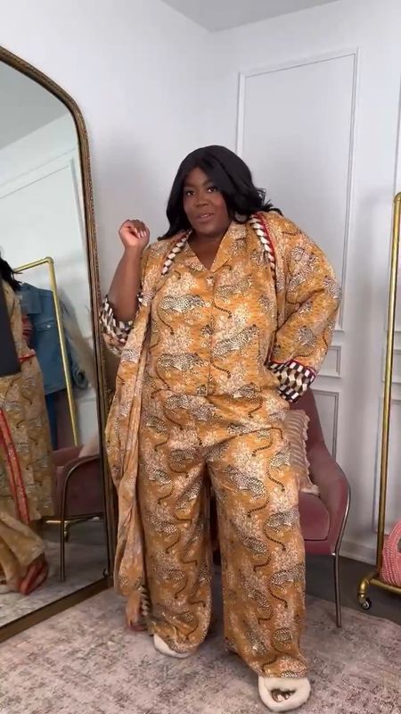 Obsessed with my new pajamas and robe! I literally feel like a queen in this set. - size inclusive up to a 6X

Wearing a 3X 

Pajamas, Plus Size Fashion, Luxury Pajamas, Vacation Outfit, summer outfit inspo, spring style guide, plus size pajama set, house robe