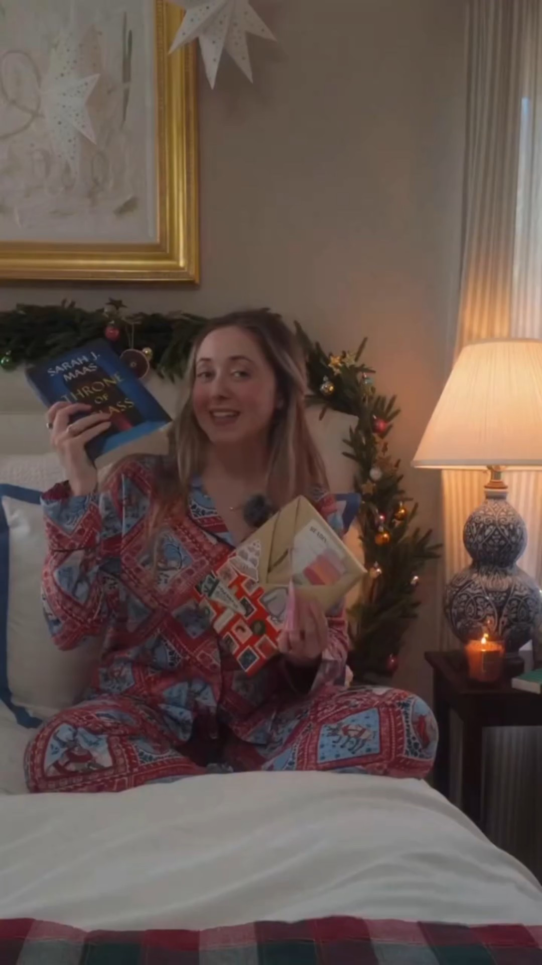 Craftsmas continues!!!! How to turn a book into a gift ✨🤭 I love books as a holiday gift! In some cultures, they even exchange books on Christmas Eve as tradition, and I’ve been trying to get that tradition going in my family for years! Maybe 2025 will be the year! I’d love to know what books, if any are on your wish list this year! 

Pjs: @printfresh 💗💗

#giftideas #craftmas #holidaydiy #bookish #crafting