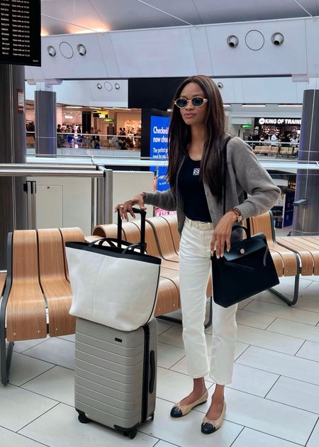 Airport outfit and a great travel bag 