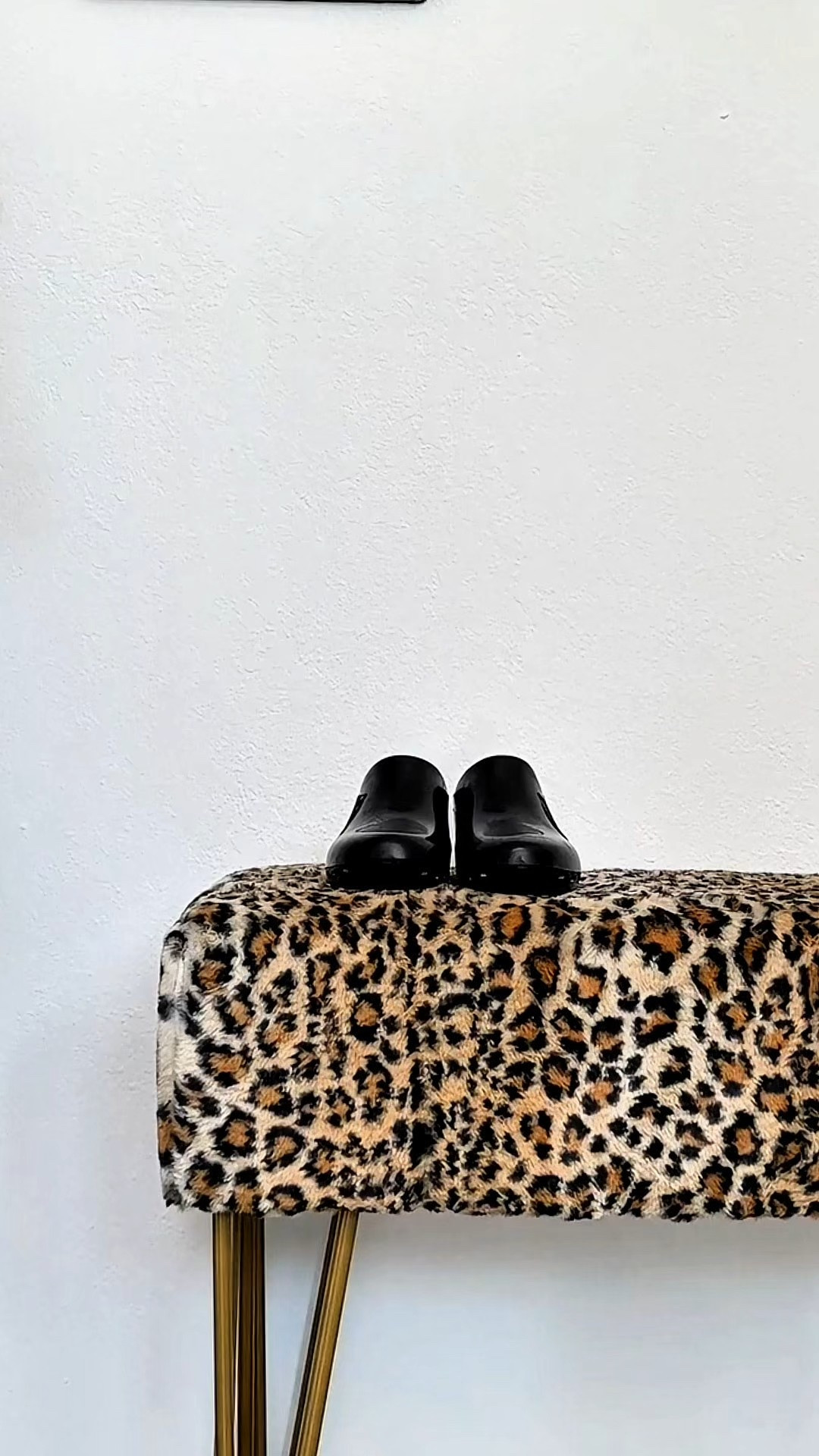These are my go-to shoes for long content days and honestly perfect for anyone who stands a lot (nurses, creators, retail, salon girls… I see you 👀).
 Supportive, wipe-clean, and way cuter than I expected. I linked my exact pair + a few colors I love! #AD 

@Shop.LTK #liketkit #LTKworkwear #LTKshoecrush #shoefinds #comfortstyle 