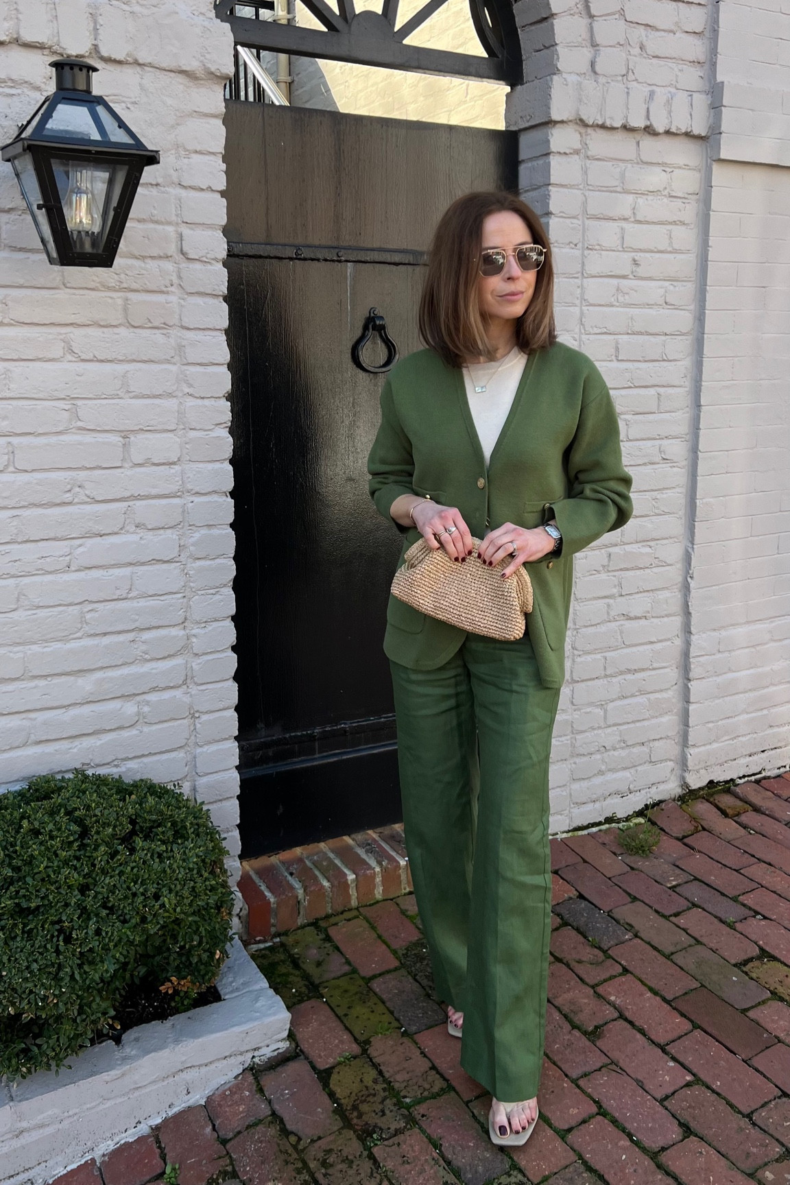 Styling J.Crew spring/summer pieces:
Monochromatic green outfit
Linen pants
Cashmere t-shirt
V neck sweater blazer 
Raffia clutch
Linen heeled sandals 

#injcrew

#LTKSeasonal #LTKstyletip