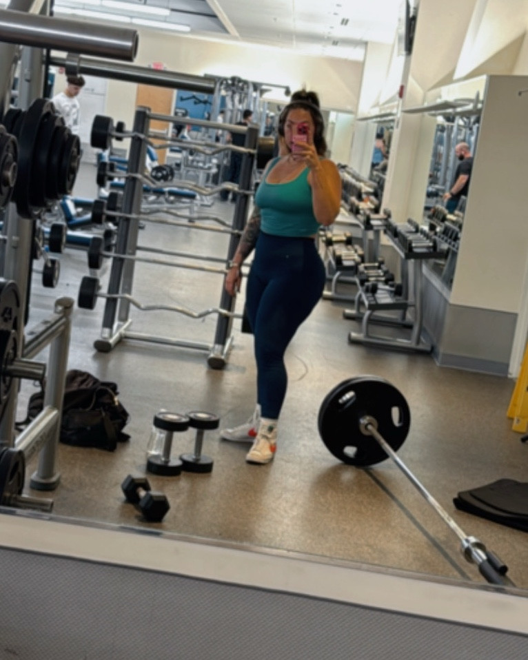 Gym and errands fit 💚

Pants XL (could probably do a L) 
Shirt L
Sweatshirt M 

#LTKFindsUnder100 #LTKMidsize #LTKActive