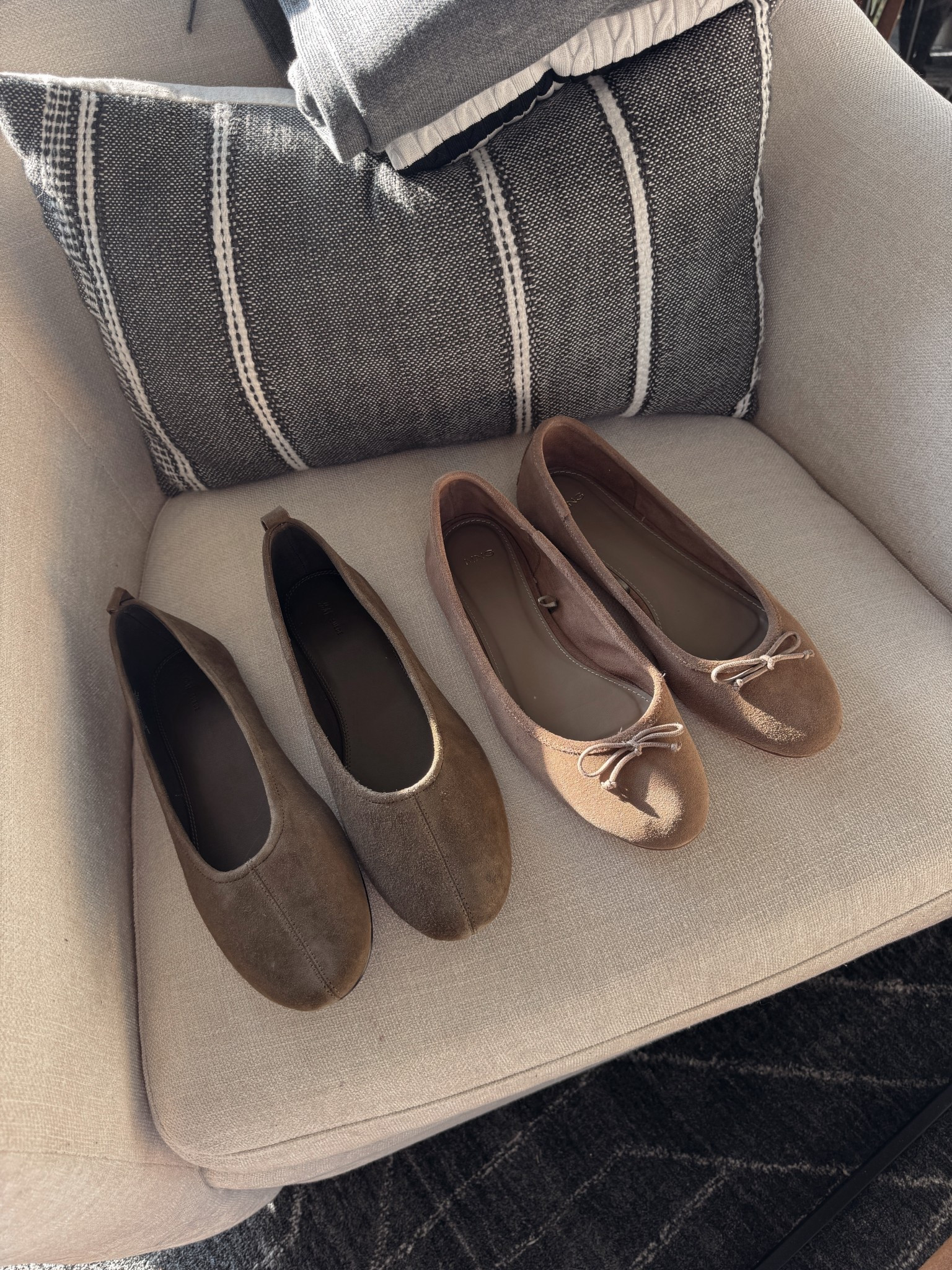 suede flats 

#LTKSeasonal #LTKWorkwear #LTKgrwm