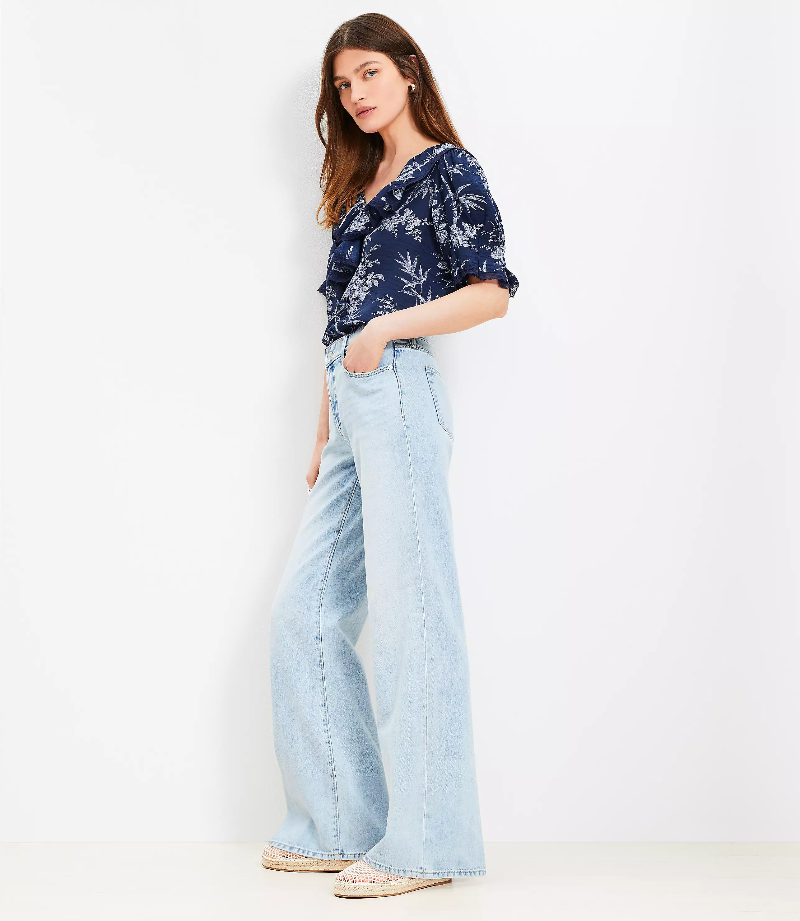 Mid Rise Wide Leg Jeans in Light Wash | LOFT