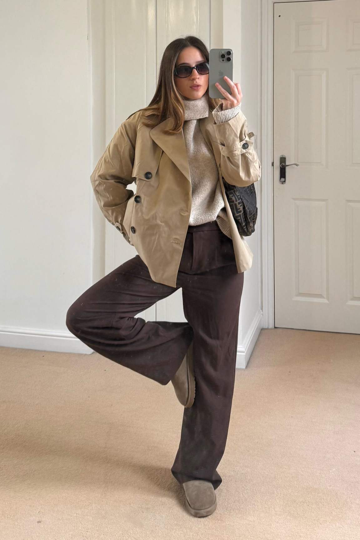 7 days of autumn outfits ☕️🪵🤎🐿️ day 5 ! can’t beat a roll neck jumper & uggs are backkkk !! So happy to be be back in my ultra minis 🤗 all items linked on my LTK 🔗 #getdressedwithme #autumnoutfitideas #autumnfashion #7daysofautumnoutfits 

#LTKautumn #LTKuk #LTKstyletip