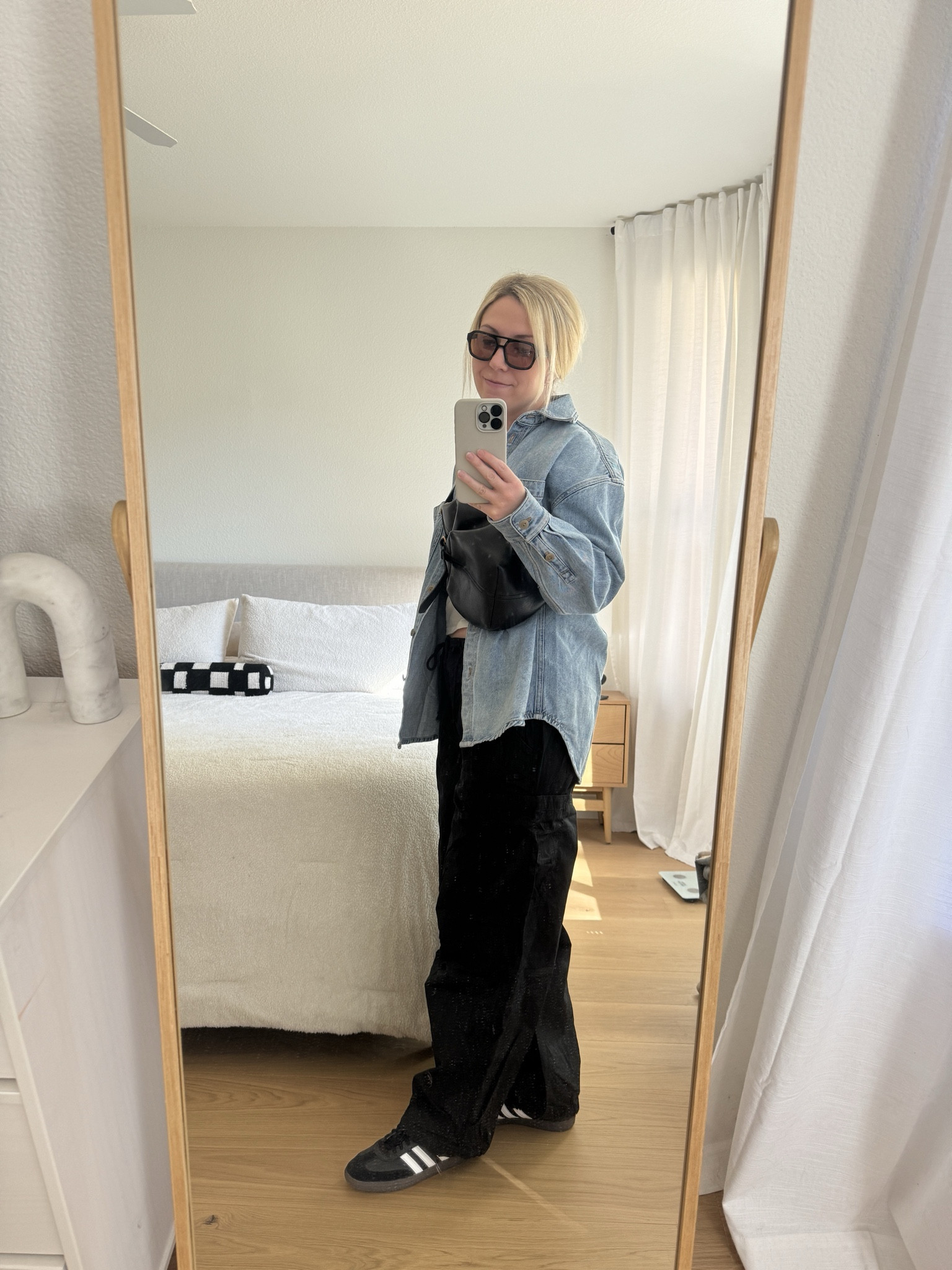 casual comfy ootd✨
Sizing:
Top - small 
Bottom - small 
Sneakers - 7.5

#LTKshoecrush #LTKfindsunder100