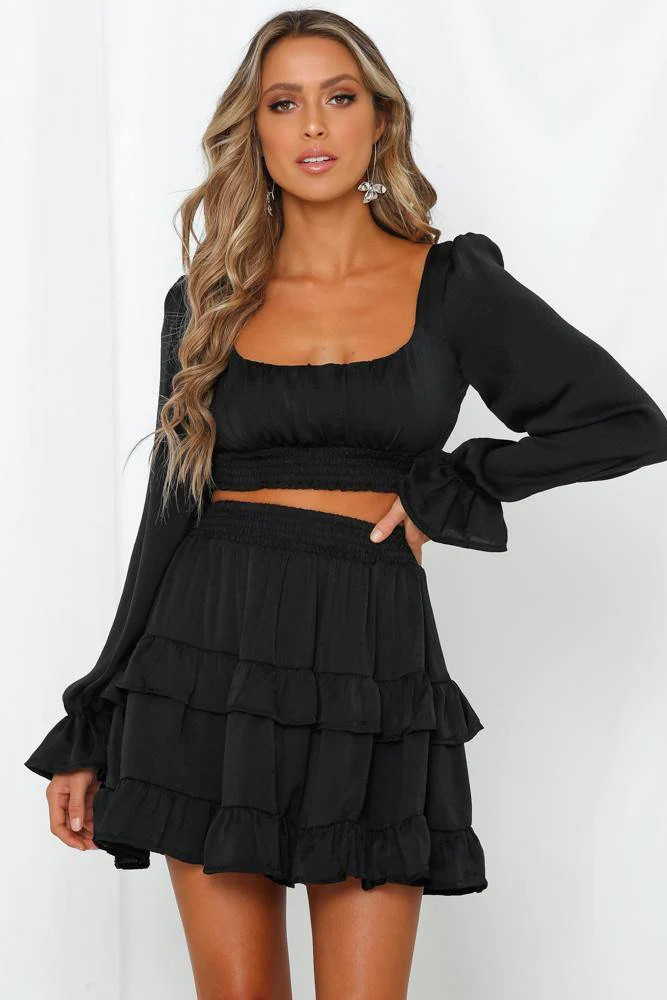 On Screen Crop Black | Hello Molly (AU)