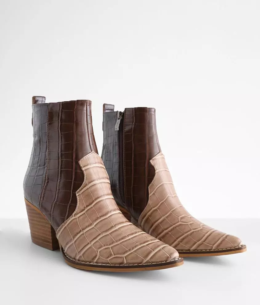 ARider Delite Crocodile Print Ankle Boot | Buckle