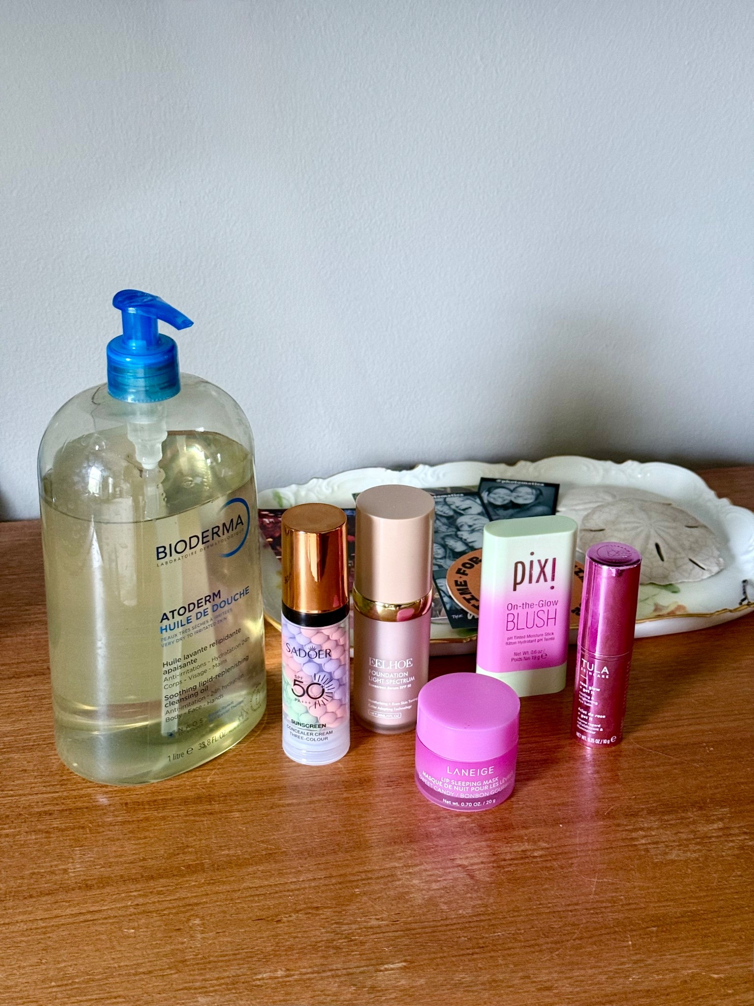 my daily goods. 
products i use everyday in the summer that i swear by…coming from a girl who aspires to know what she’s talking about
•
•
•
sunscreen | color correction | tinted foundation | lip mask | blush stick | tula | clean girl essentials | body oil | cleansing oil 

#LTKBeauty #LTKGiftGuide #LTKSummerEdit