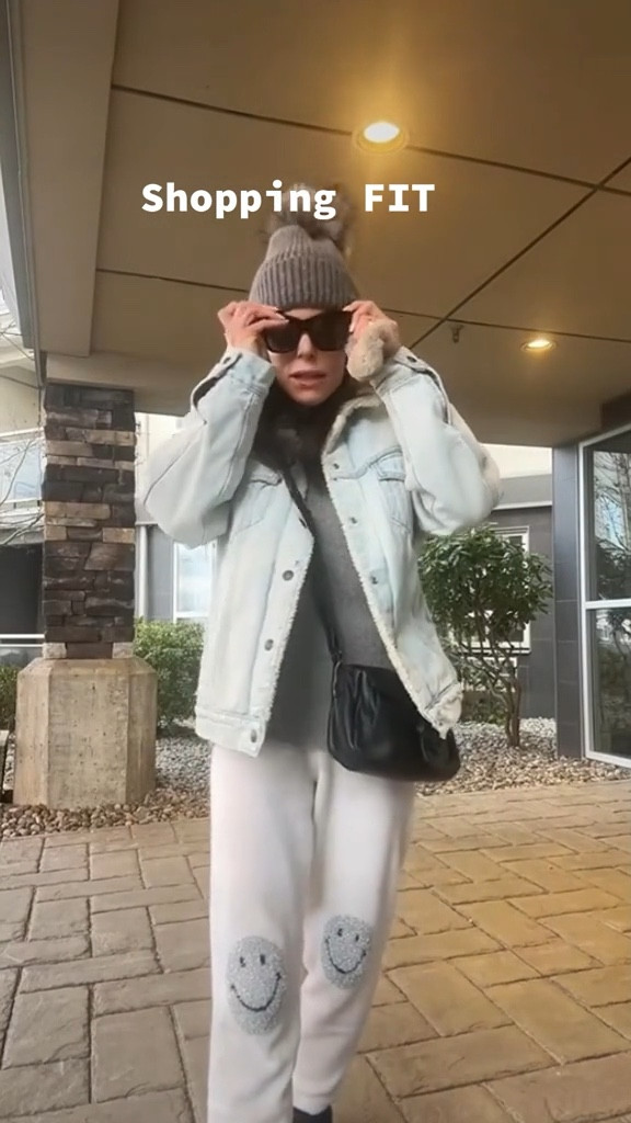 Shopping fit of the day 🖤

#LTKSeasonal #LTKstyletip #LTKfindsunder100