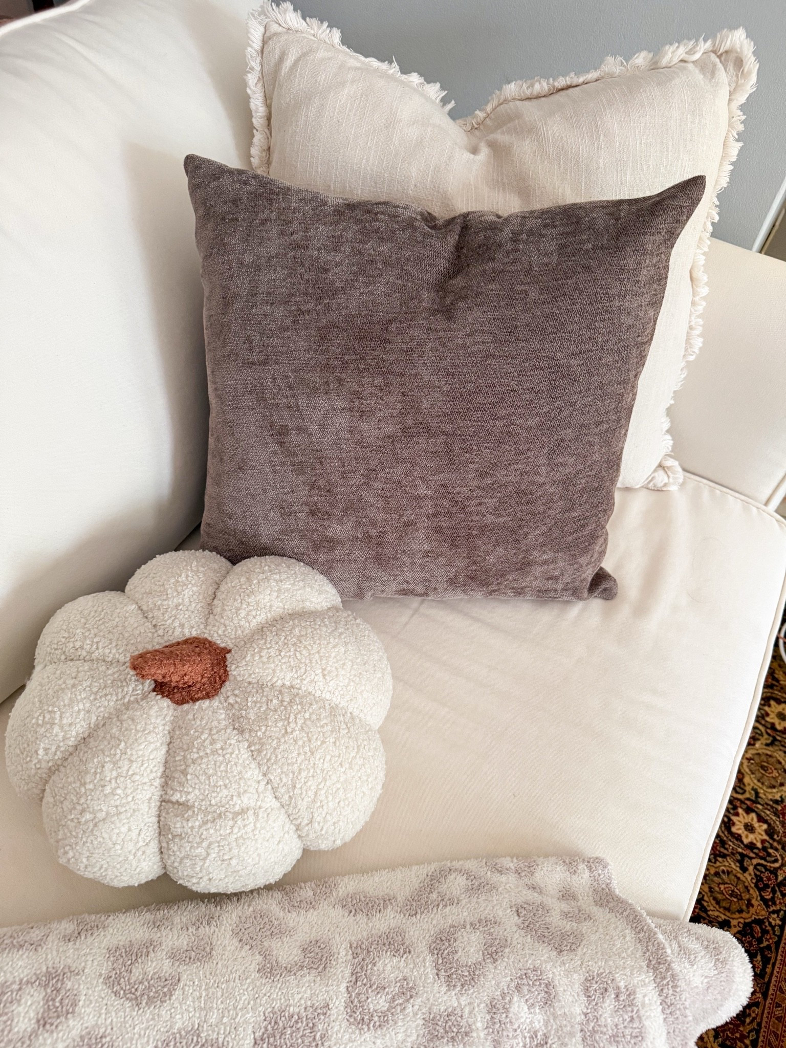 Fall decor, autumn decor, home decor, living room, pumpkin pillow

#LTKHome #LTKSeasonal