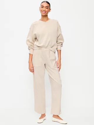 Mid-Rise SoComfy Seamed Barrel Sweatpants | Old Navy (CA)