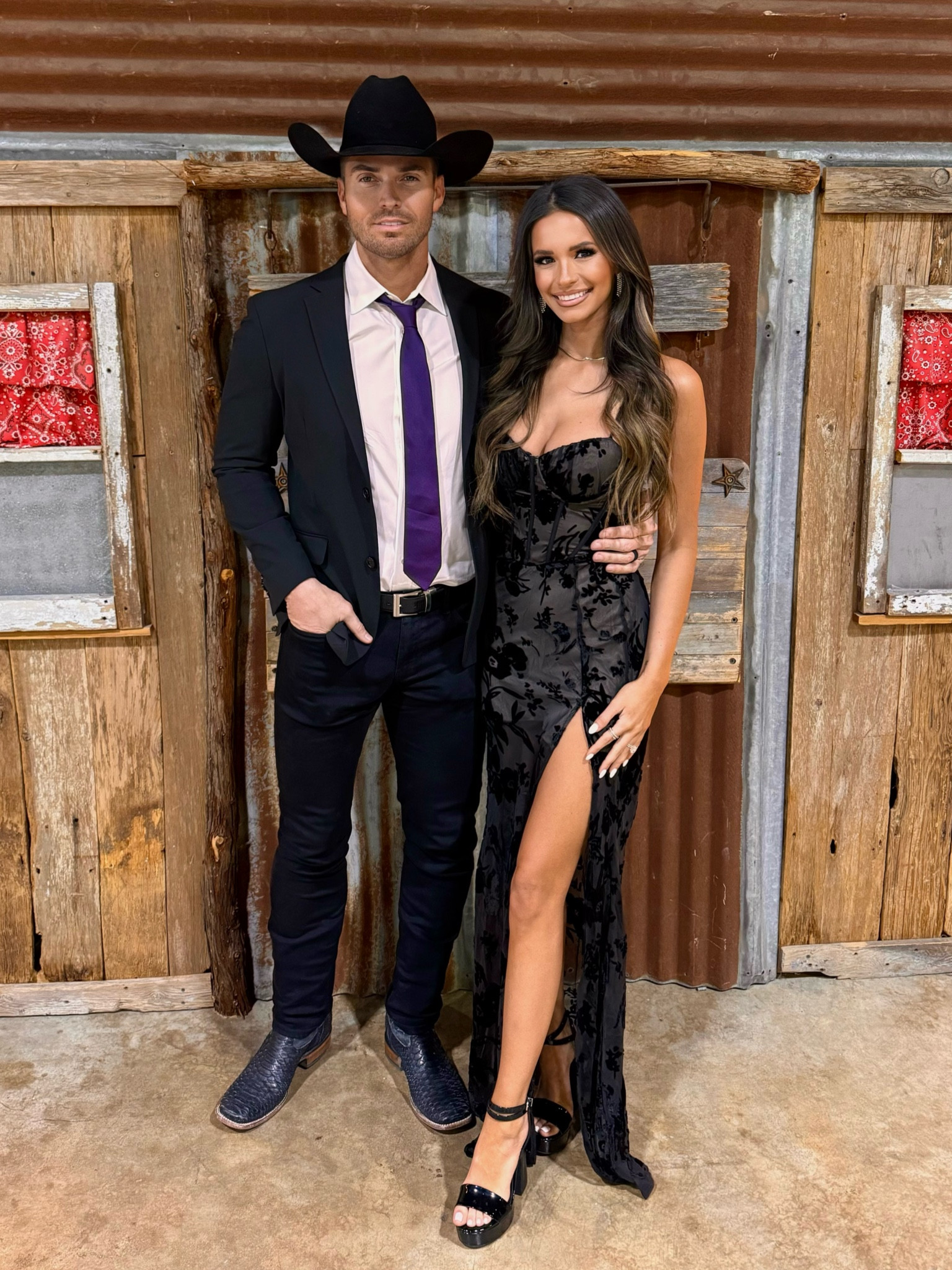 Gala fit! ✨🖤

#LTKSeasonal #LTKFindsUnder100 #LTKStyleTip