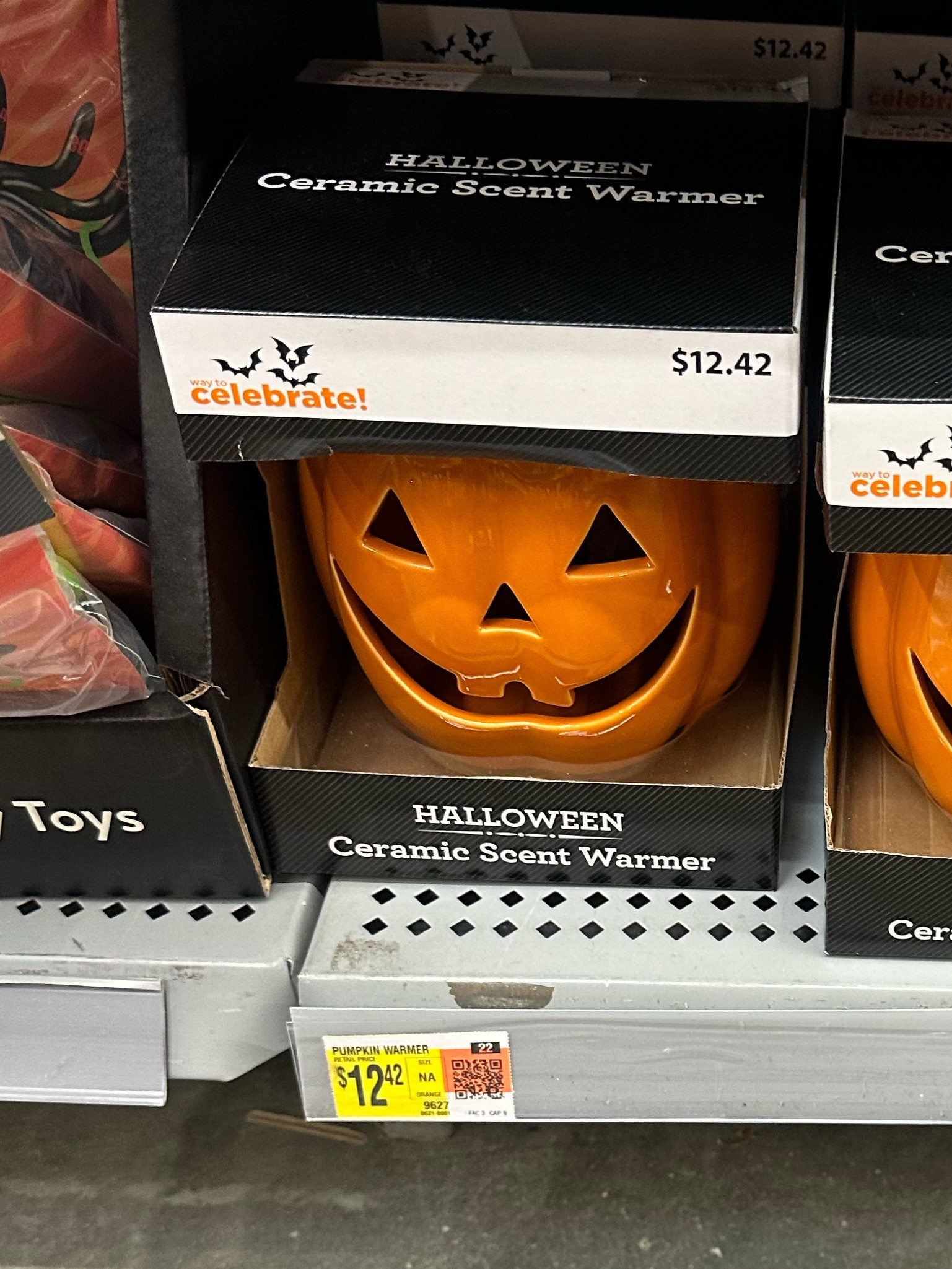 Love the pumpkin scent warmer 

#LTKhome #LTKSeasonal