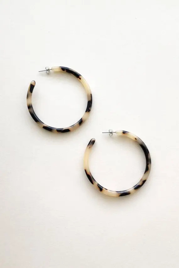 Large Hoops in Blonde Tortoise | Etsy (US)