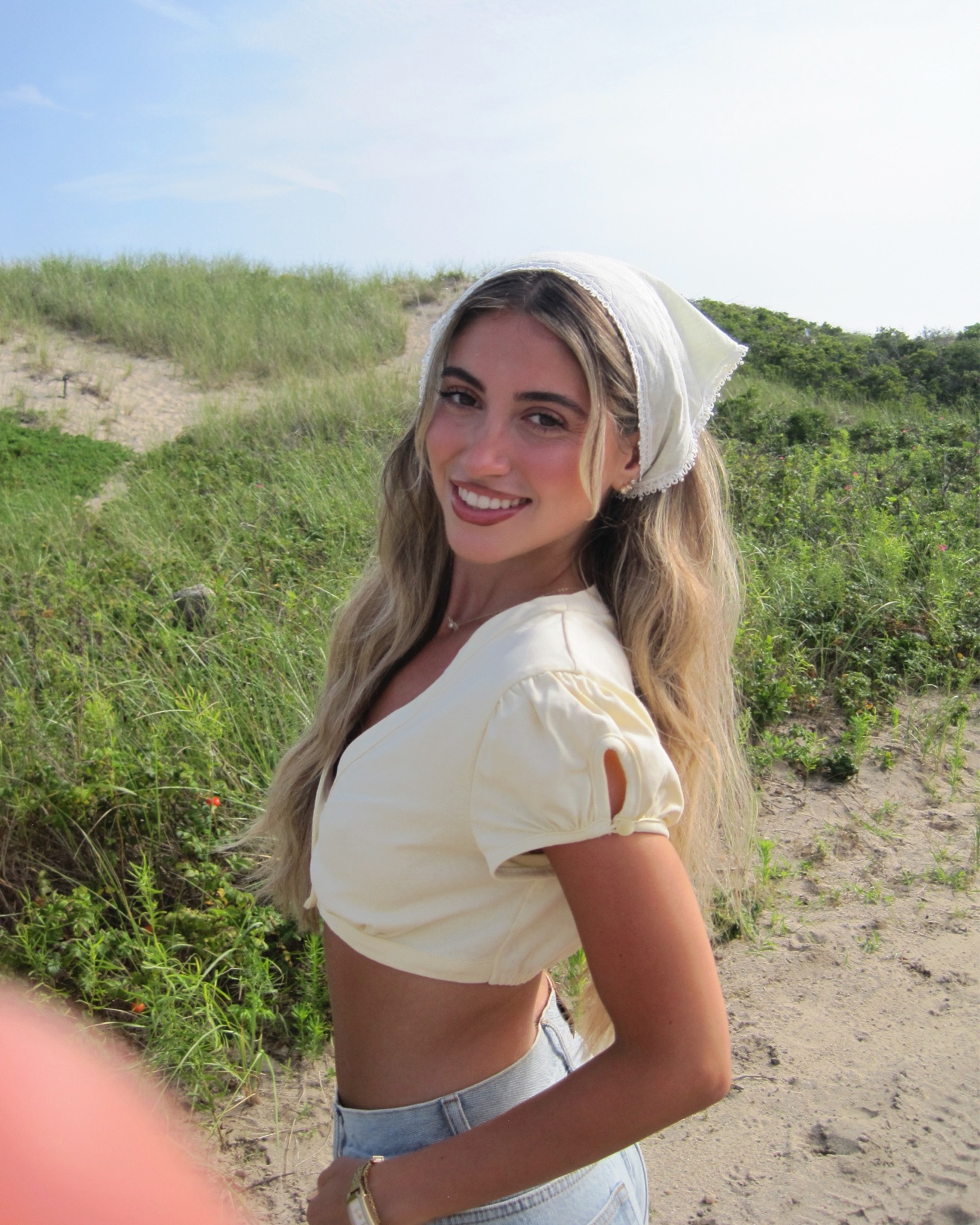 Linking my headband💛 
happiest in montauk 🌼🐝🐟 

-
@whitefoxboutique code XOSAMANTHA
