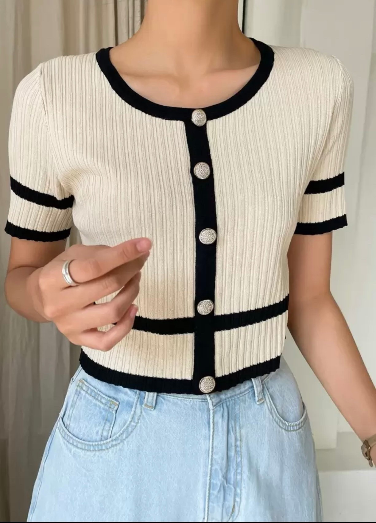 DAZY Contrast Trim Button Detail Knit Top | I ordered a size small!


#LTKU #LTKStyleTip #LTKWorkwear