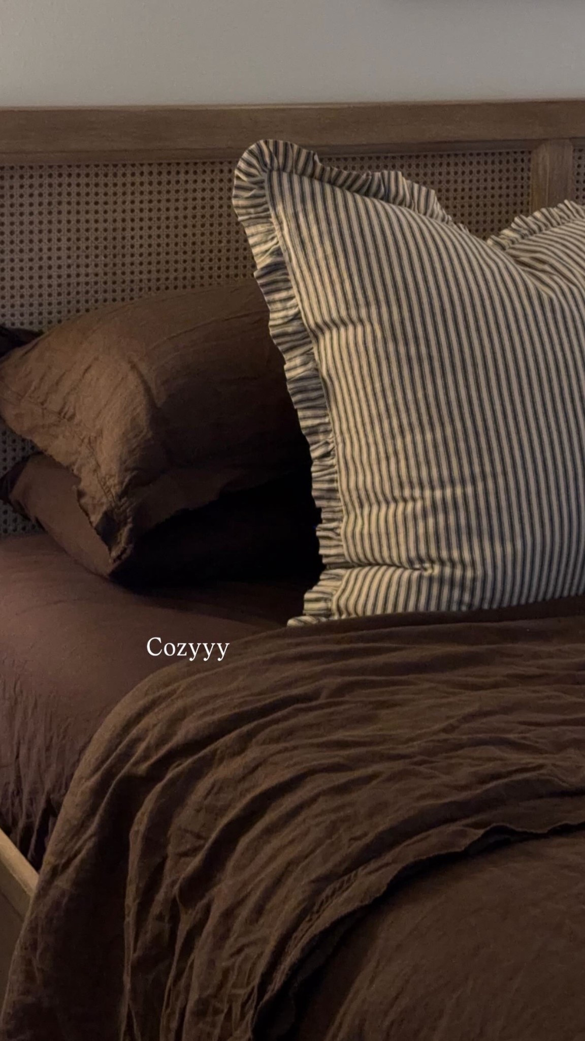 I’ve bought linen from all the top brands and this competes with them all the price I’ve bought linen from all the top brands and quince competes with them all the price is amazing for the product!!! Washes so well we have purchased 3 sets from quince and love all three! Sheets are brushed cotton and so soft they don’t have the linen in this color but they’re also amazing. This color is everything!!

#brownsheets #organiccotton #quince #cozybedroom #bedroom #linensheets