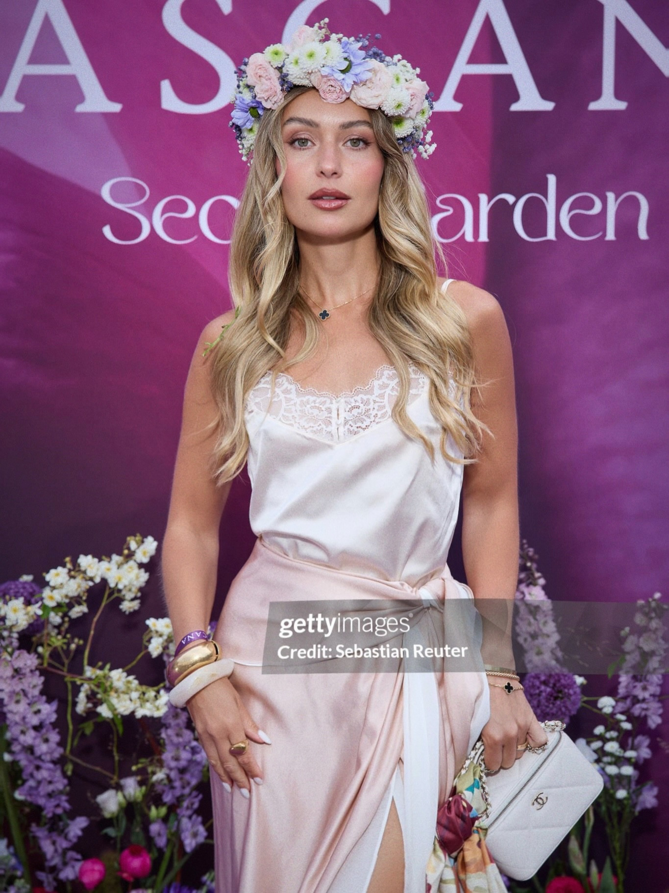 An evening in the Secret Garden 🌸✨Rate my look 1-10? Manchmal gibt es Events, bei denen einfach alles stimmt. 🌸✨
Danke für diesen wunderschönen Abend @lascanaofficial 🤍 
invited*