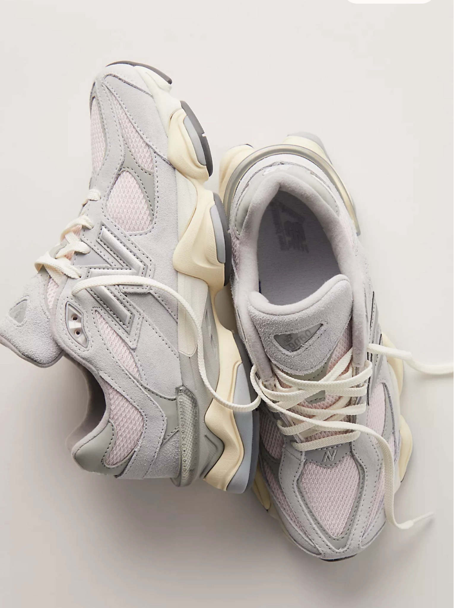 New Balances 👟👟
Tap Below to Shop
#newbalances9060
#sneakers


#LTKshoecrush #LTKSeasonal #LTKfindsunder100