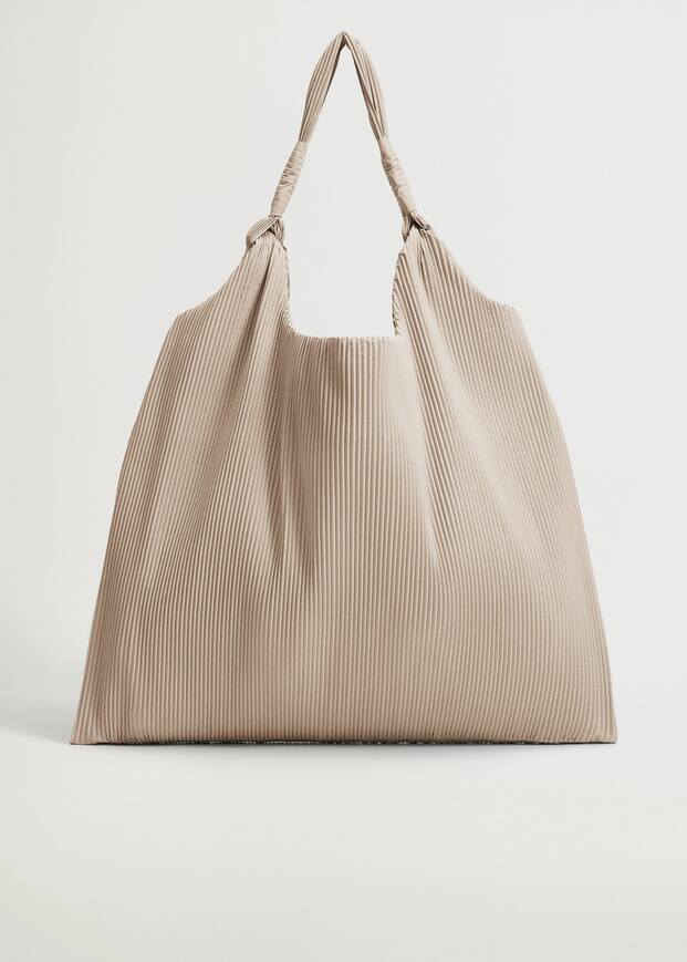 Pleated bucket bag | MANGO (US)