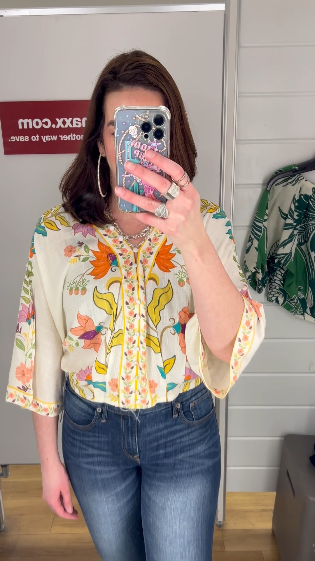 Casual floral print top (small). Mid rise dark wash skinny jeans (4). #springfashion #floraltop #casualtop #jeans #skinnyjeans #midrisejeans #darkwashjeans 
Spring Fashion 

#LTKFindsUnder100 #LTKStyleTip #LTKSeasonal