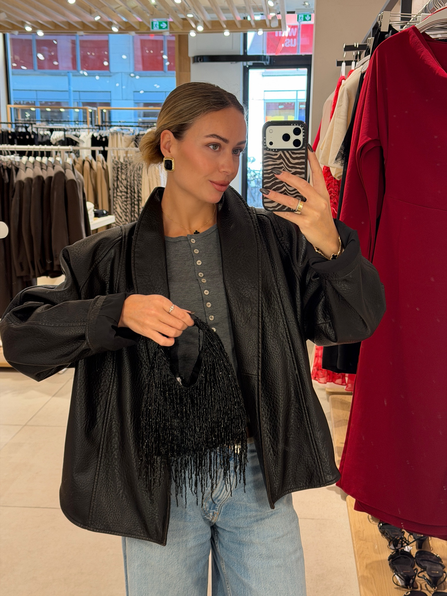 Must have fringed bag 🖤

#LTKeurope #LTKpartywear #LTKstyletip