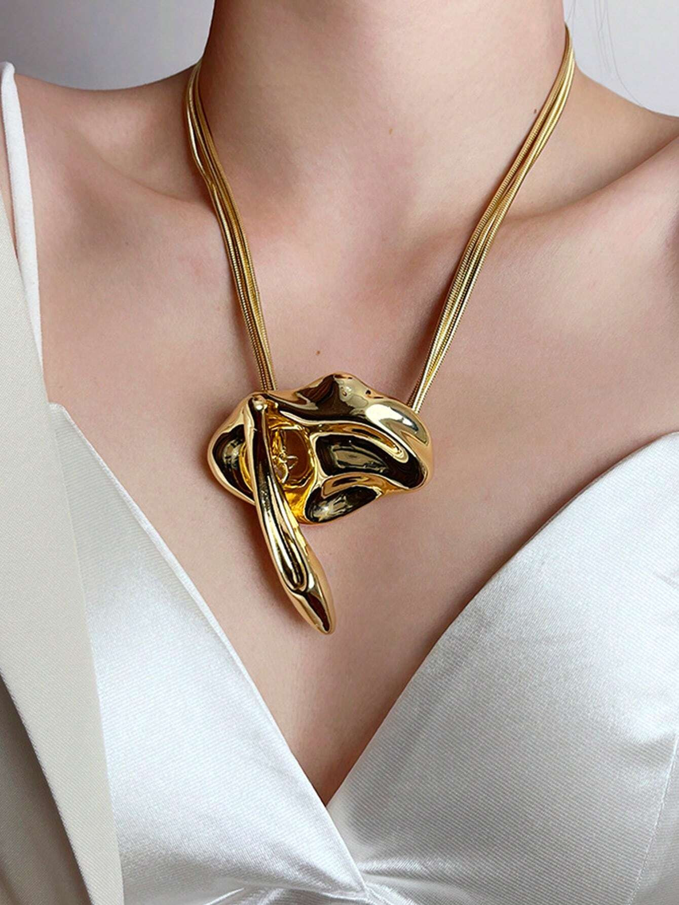 1pc European & American Style Exaggerated Geometric Irregular Multi-Layer Necklace | SHEIN