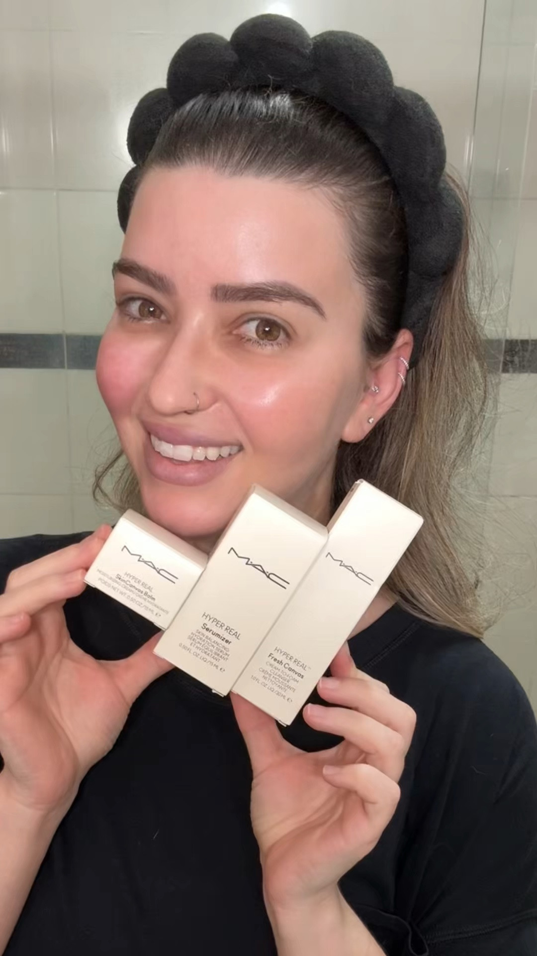 Agora temos Mini MAC para chamar de nosso!
Produtos práticos para usar no dia a dia, testar ou levar na necessaire. Apesar de serem mini, têm uma ótima quantidade de produto! Já me apaixonei pela espuma de limpeza – vocês sabem como sou apaixonada por uma espuma cremosa, né?

Cupom: MACMINI
Com ele, você ganha um mini Primer para cílios MAC Stack Legit Lift.

#LTKbeleza #LTKbrasil