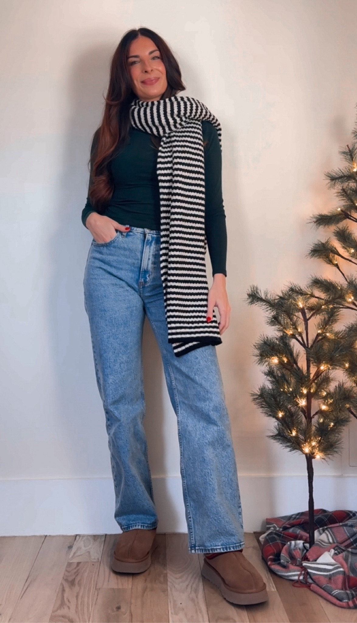 These long sleeve Abercrombie tees are my closet staple this year! I could wear them every day.. definitely need in every color! Currently have black, light grey, and this dark green! Also, how cute is this striped scarf! Adds a little something to any outfit 😍

#LTKSeasonal #LTKHoliday
