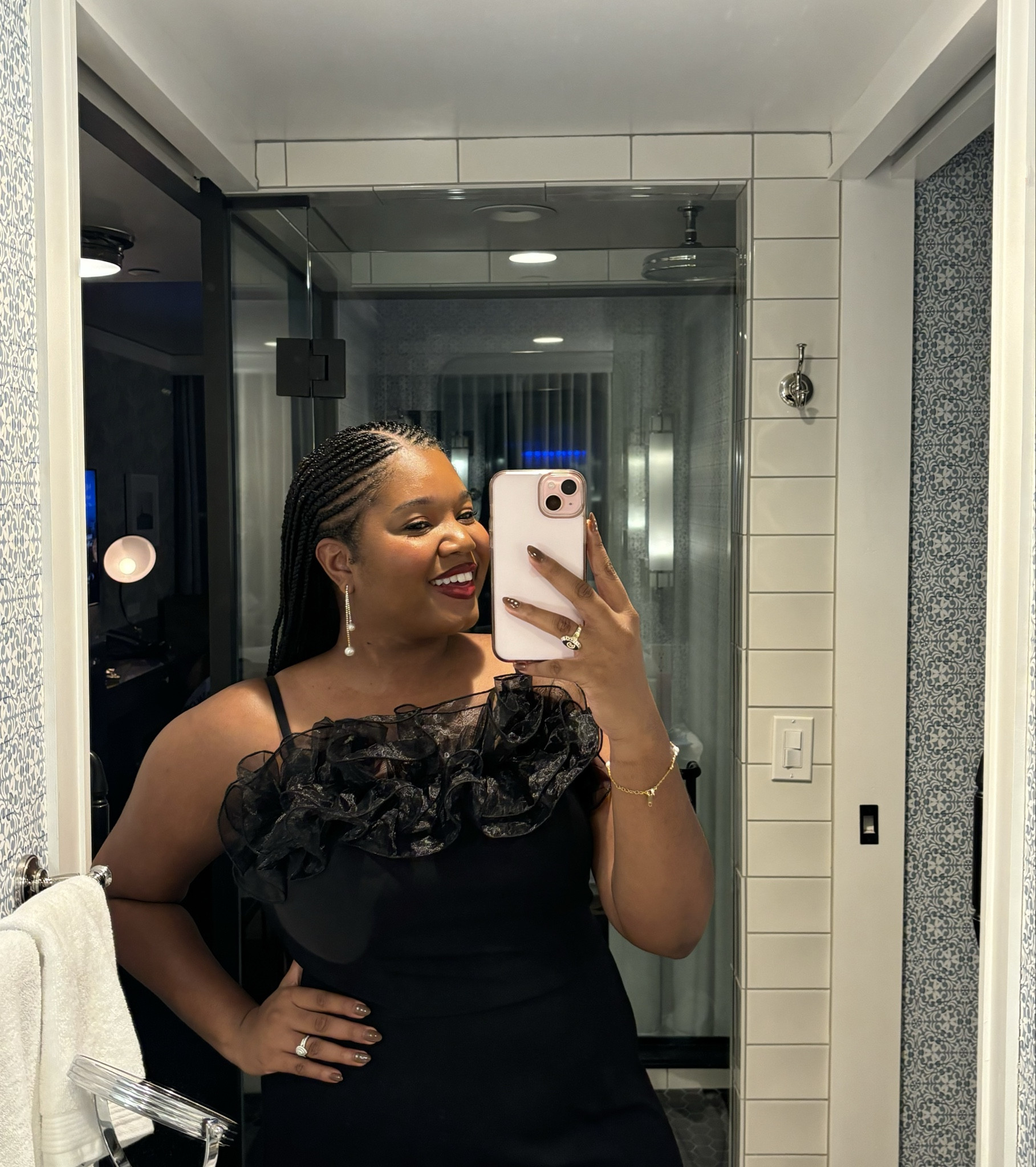 Nothing beats a LBD 🥰🖤💃🏽and I love the ruffle detailing on this plus it has adjustable straps! 
• Size 16 long 


#LTKFallSale #LTKSeasonal #LTKSaleAlert