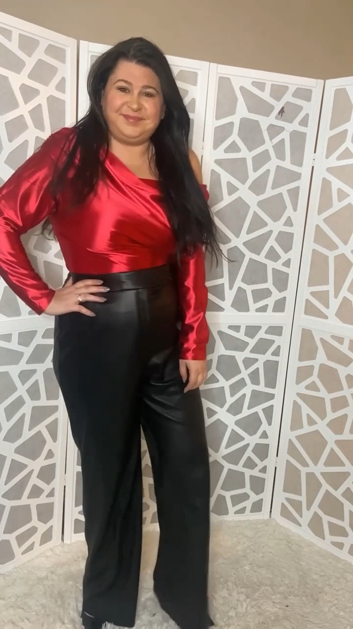 Still looking for the best Cyber Monday Deals? Check out @express I’m absolutely obsessed with these leather pants that can be worn so many different ways and are perfect for this holiday season! Let me know which look was your fave and shop these pants and more Express faves on the @shop.ltk app now! #expresspartner #expressyou #bfcmnovember2022 
.
.
.
#blackfriday #cybermonday #cybermondaysale #bfcm #leatherpants #leather #chicstyle #stylereels #fashionstyle #fashionreels #waystowear #howtowear #howtowearit #howtostyle #howtostylevideo #howtostyleit #sale #salealert #sales #onlineshopping #shopaholic #midsizefashion #midsize #midsizestyle #midsizegals #curvygirl #curves 