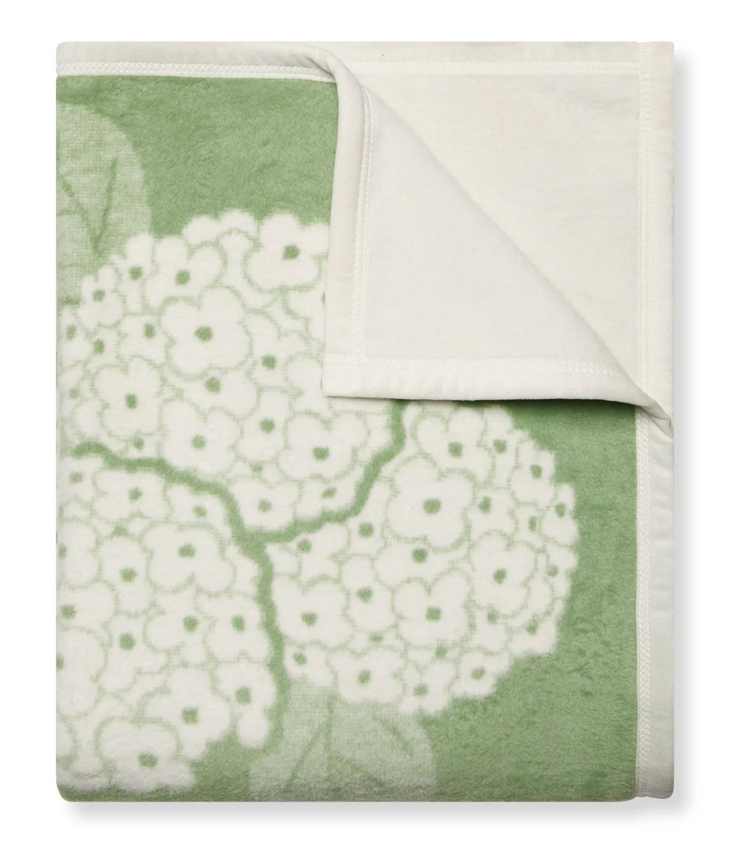 Hydrangeas Sage Blanket | ChappyWrap