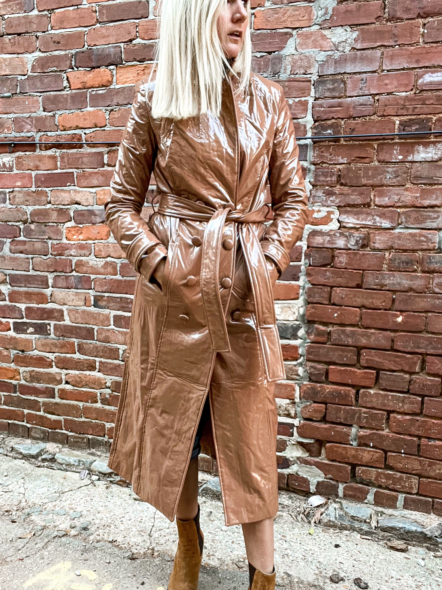 Faux leather trench coat


#LTKU #LTKtravel #LTKeurope