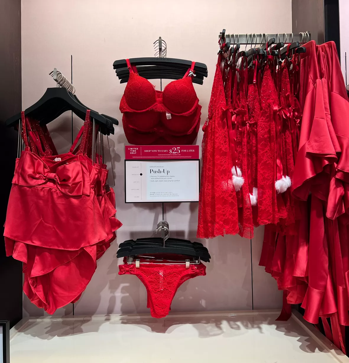 Victoria's Secret, Intimates & Sleepwear, Red Lacey Victorias Secret  Pushup Bra