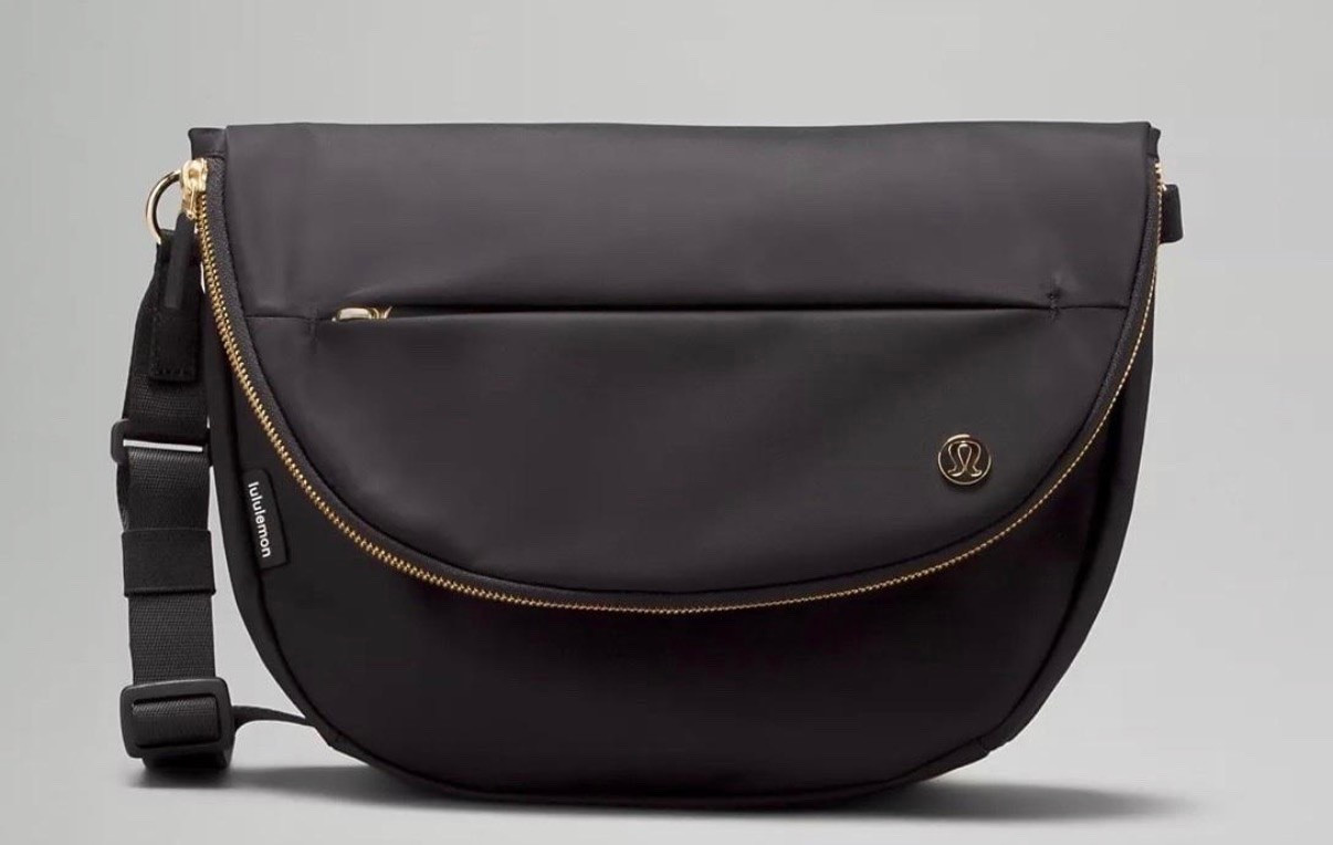 Another great crossbody purse. I tagged a few used resale versions as well. A coworker has this and I find myself loving it more each time I see it. Also comes in pink.  


@lululemon  #crossbody #mompurse #purse

#LTKmomlife #LTKU #LTKActive #LTKOver40