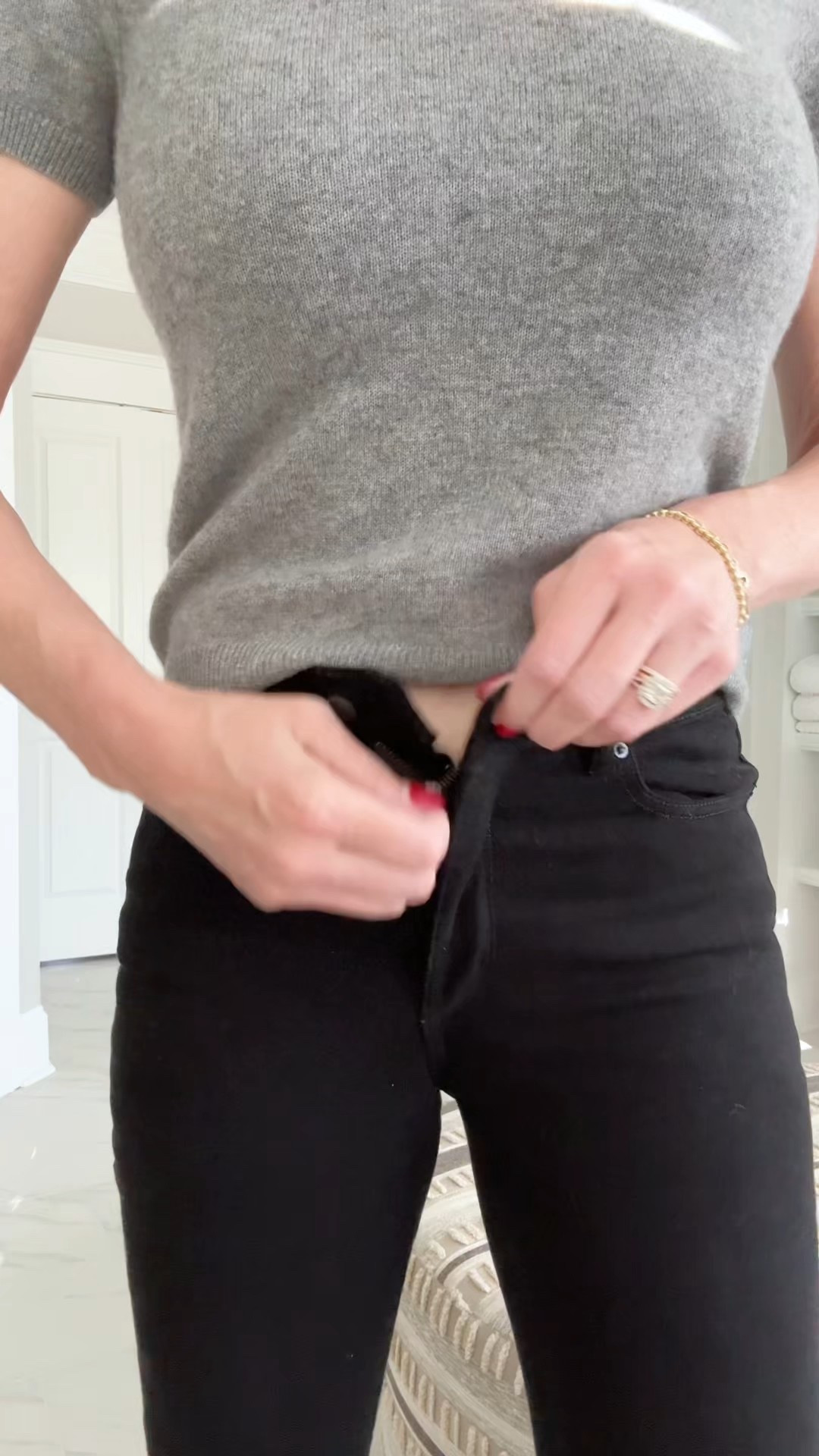 Classic Everyday Style | Parisian Style for Women 

Cashmere tee, great jeans, a trench and the comfort ballet flat I have ever worn.   

#LTKStyleTip #LTKSeasonal #LTKOver40