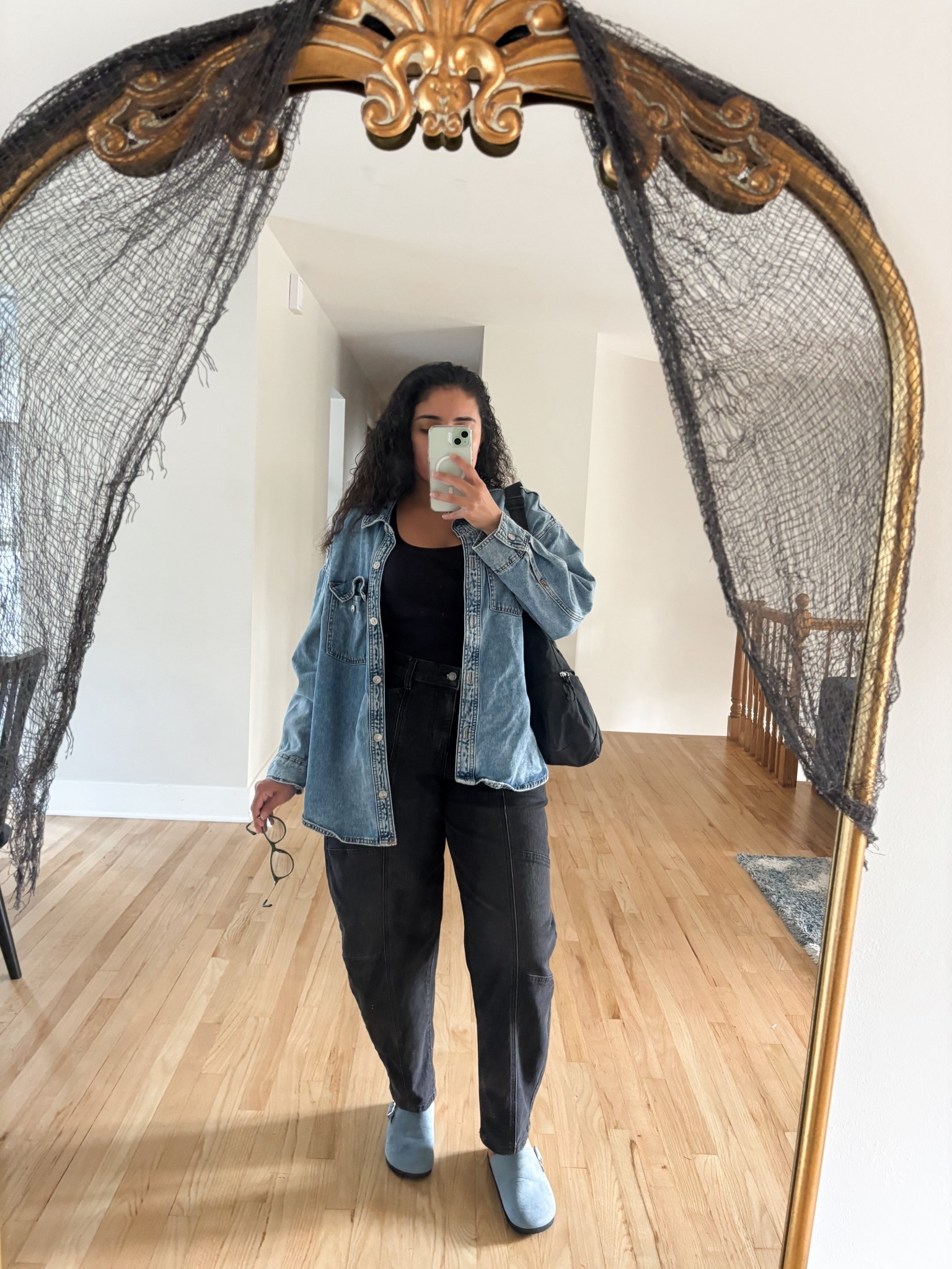 Casual outfit idea 
- Barrel Jeans
- buckle clogs
Affordableshoes



#LTKItBag #LTKFindsUnder50 #LTKShoeCrush