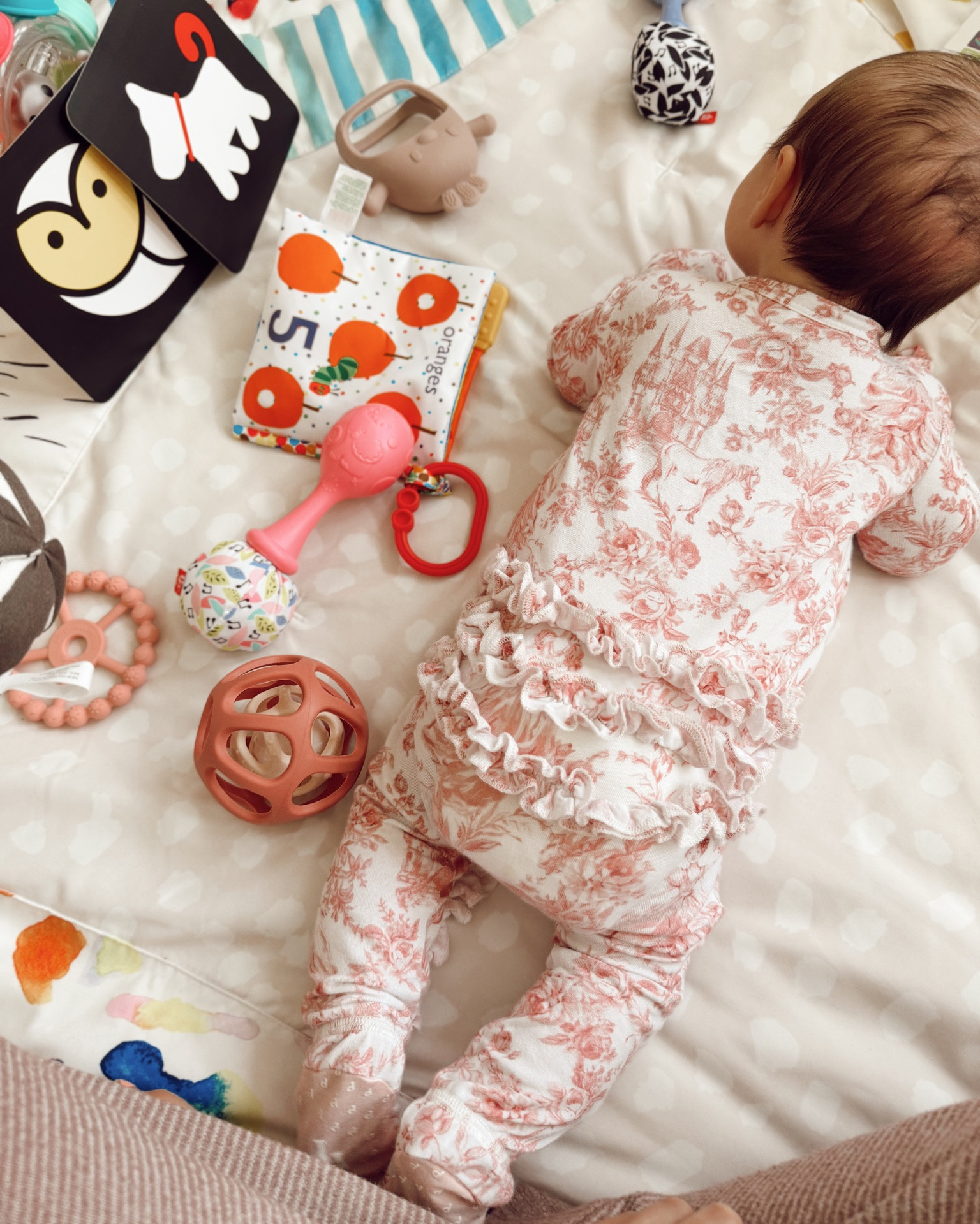 0-3 month old faves - toy edition 😂✨🍓 my girls been doing tummy time since the week she was born! 🤏🏻 we loveeee this play mat! I hang up these high contrast flash cards + she loves them!! We just got out this little fisher price piano toy and she’s also obsessed w it rn!!

#LTKmomlife #LTKBaby #LTKKids