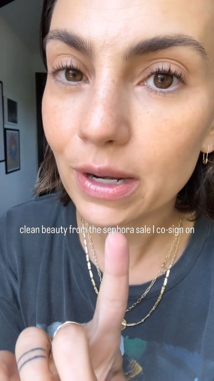 Clean beauty from the @sephora sale. Leeeeets go 🏃🏻‍♀️

@kosas DreamBeam 
@irisandromeo Weekend Skin 
@saiebeauty SlipTint, Dew Bronze, Dew Blush, Lip 101 & Glossy Bounce 
@tower28beauty Serum Concealer & Beach Please 
@merit Bronze Balm & Brow 1980
@iliabeauty Super Serum & Lip Sketch 💋