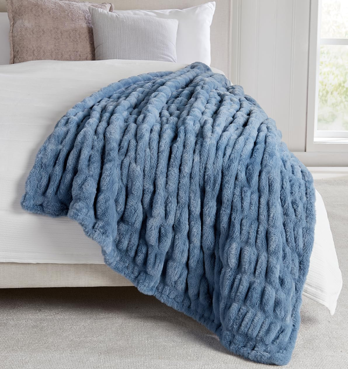 Springtree Home | Luxury Plush Throw Blanket | Blue Throw Blanket | Perfect Blanket for Couch Yea... | Amazon (US)