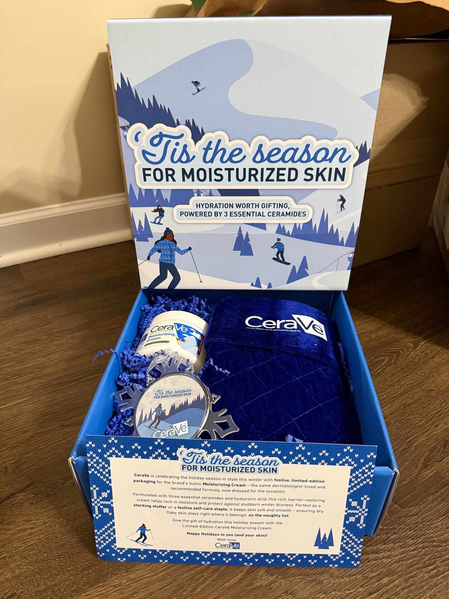 OBSESSED! 

So thankful for this PR package 💙

Amazon finds, winter must haves, CeraVe cream, moisturizing cream 

#LTKBeauty #LTKTravel #LTKGiftGuide