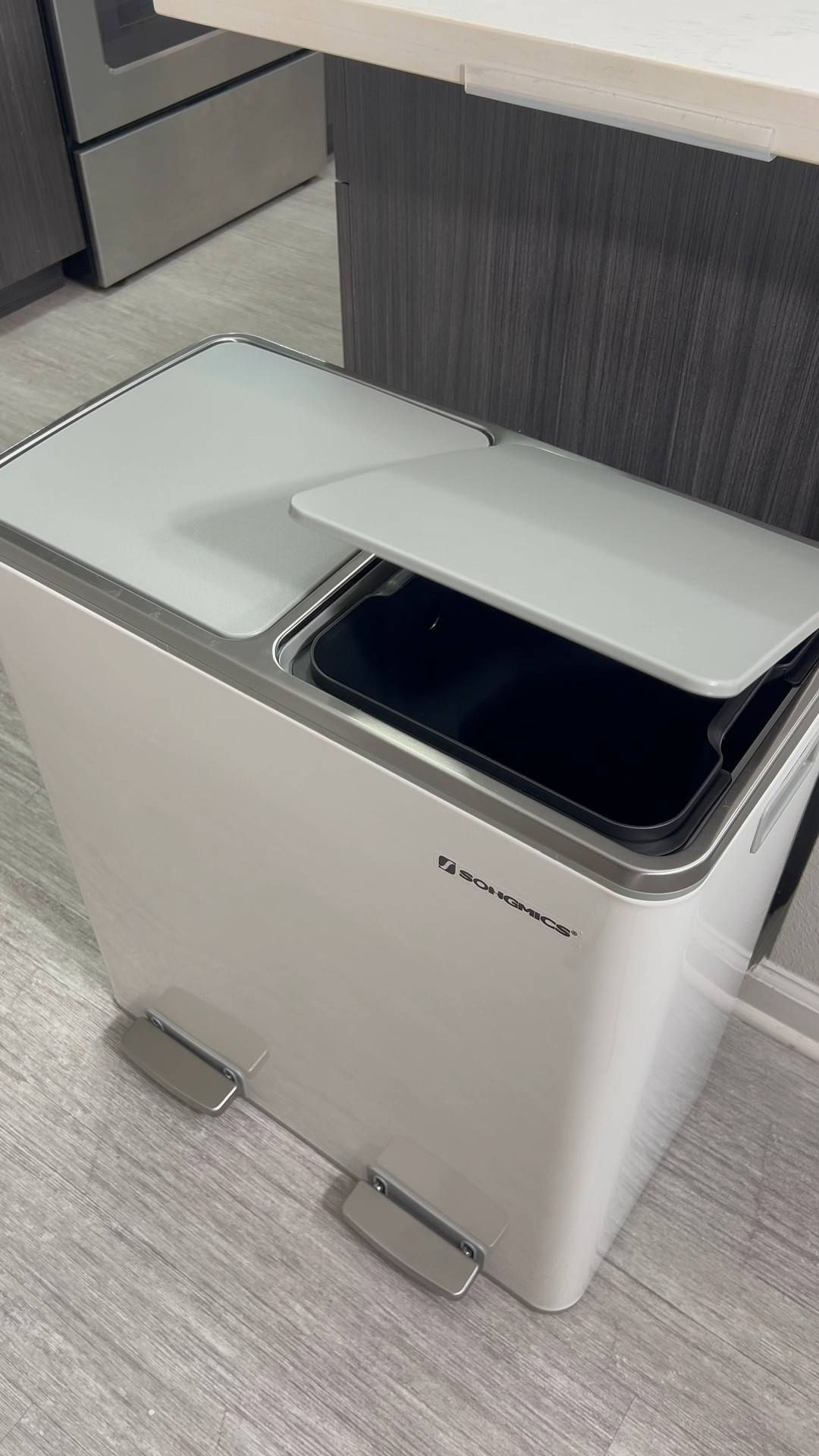 If even the Songmics trash can matches your home… you’ve officially won ✨🤍🩶
Comment ‘link’ and I’ll send it to you.

Si hasta la caneca de Songmics hace match con tu casa… oficialmente ya ganaste ✨🤍🩶
Comenta ‘link’ y te lo envío.
#HomeFinds #KitchenMustHaves #Songmics #HomeOrganization #AestheticHome #AmazonFavorites


#LTKCyberWeek #LTKGiftGuide #LTKHoliday